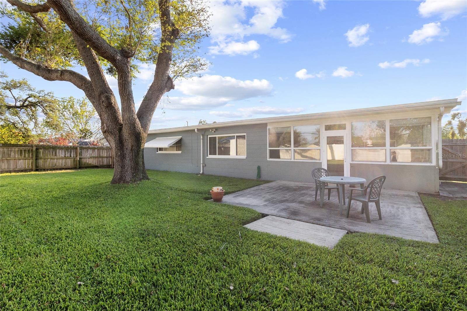 MEADOW LAWN - Residential