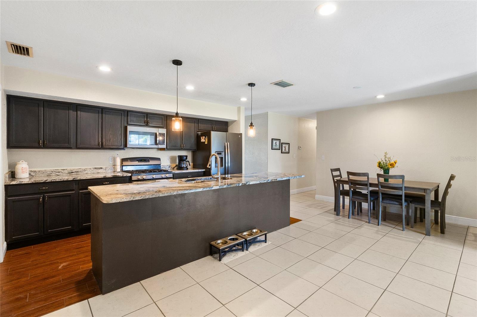 MEADOW LAWN - Residential