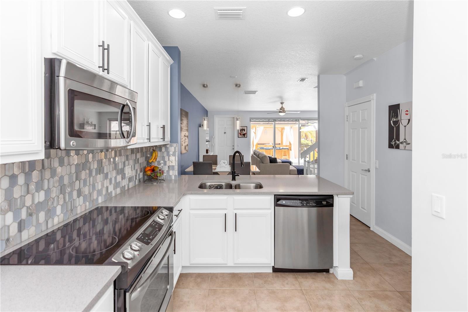 8418 LEATHERLEAF LANE