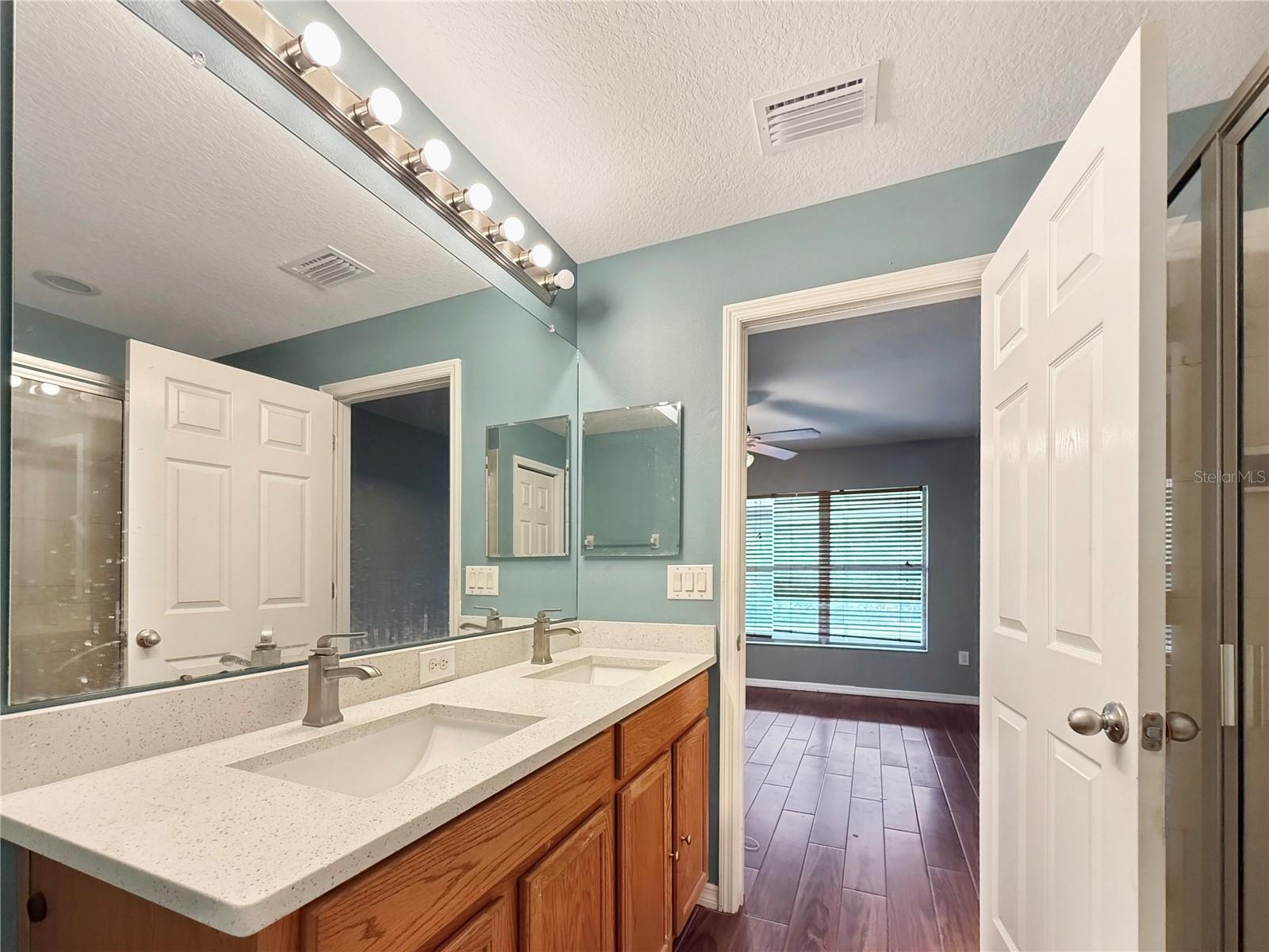 OAK CREEK - Residential