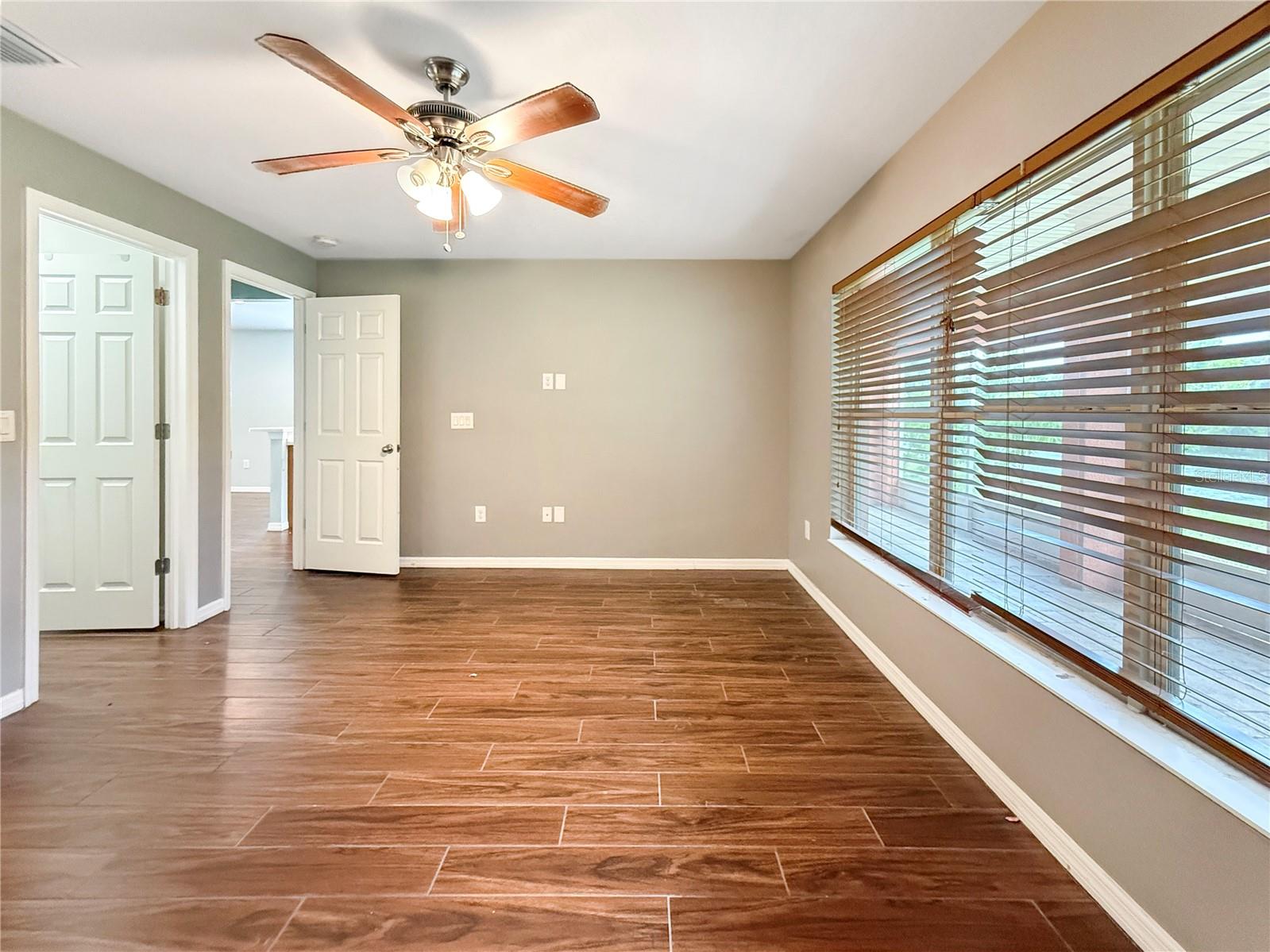OAK CREEK - Residential