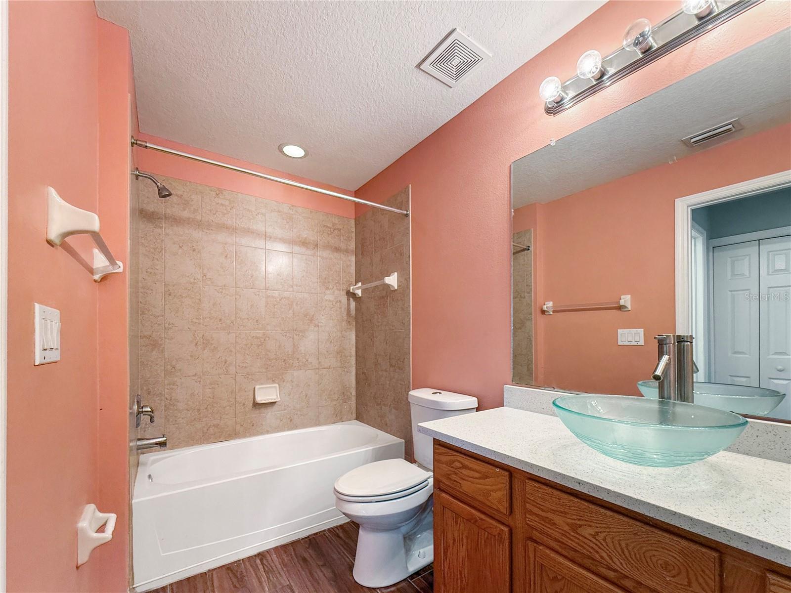 OAK CREEK - Residential