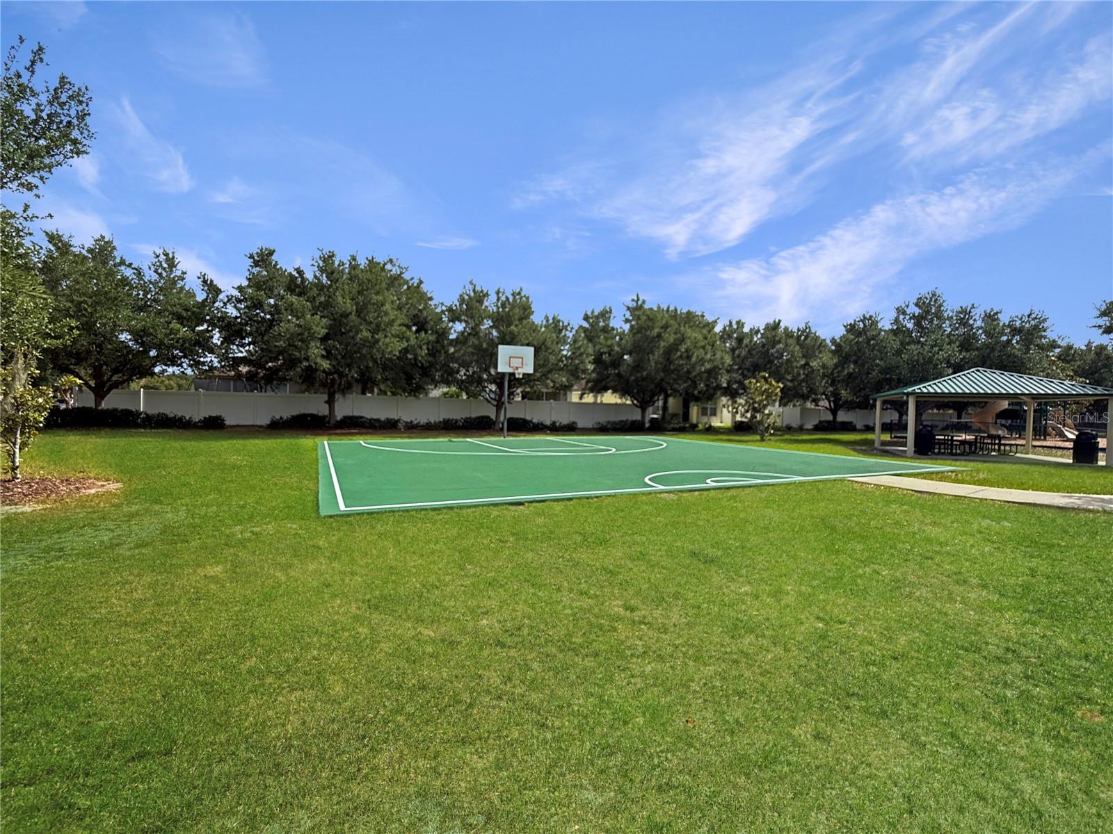 OAK CREEK - Residential