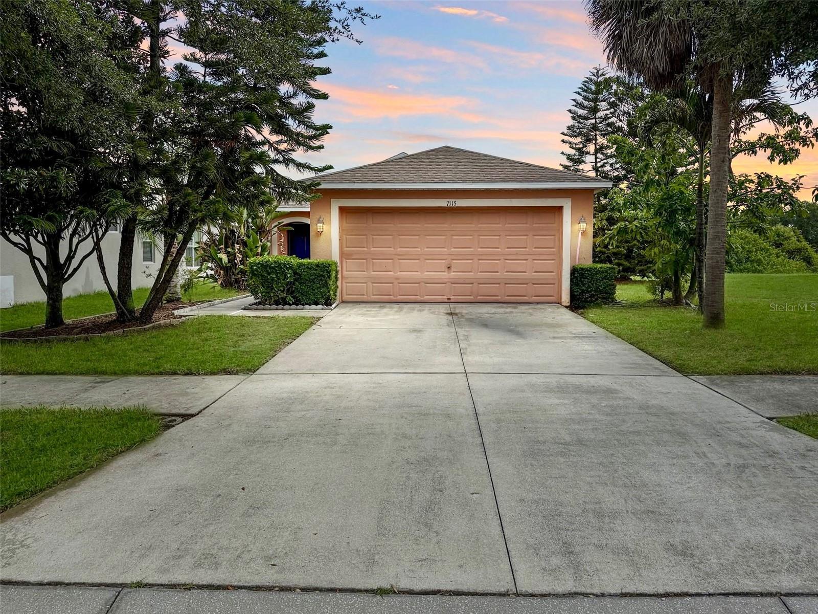 OAK CREEK - Residential
