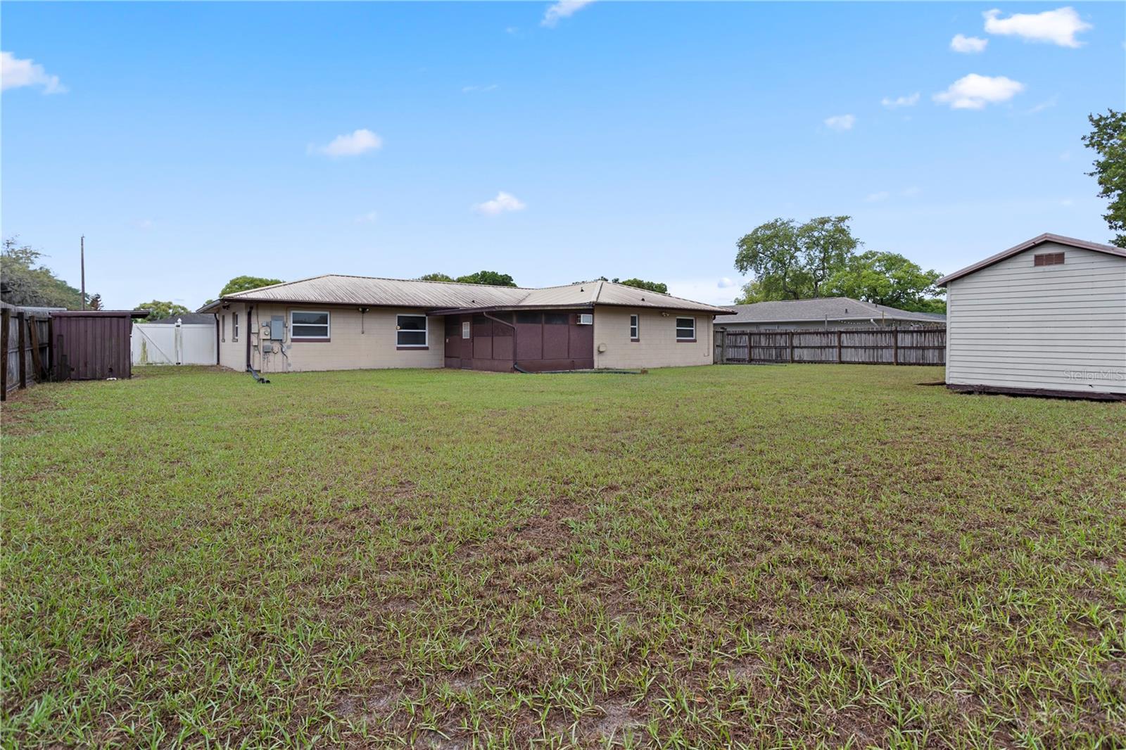 VILLAGE GREEN - Residential