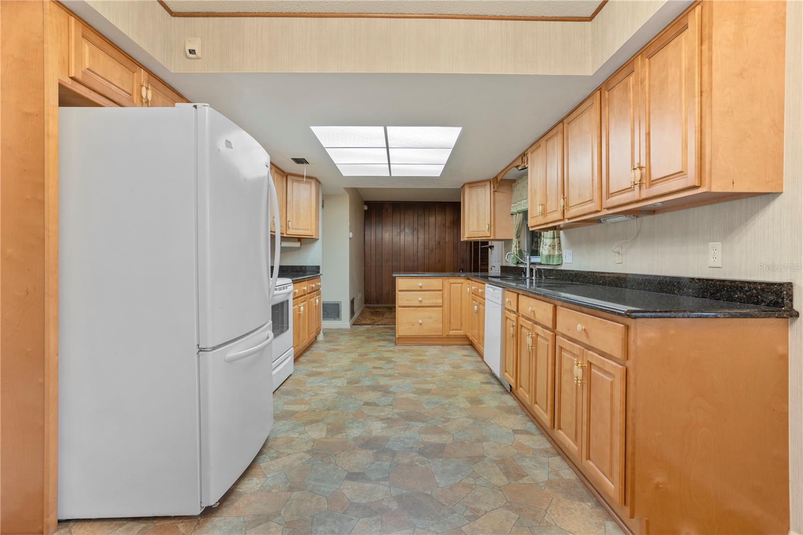 VILLAGE GREEN - Residential