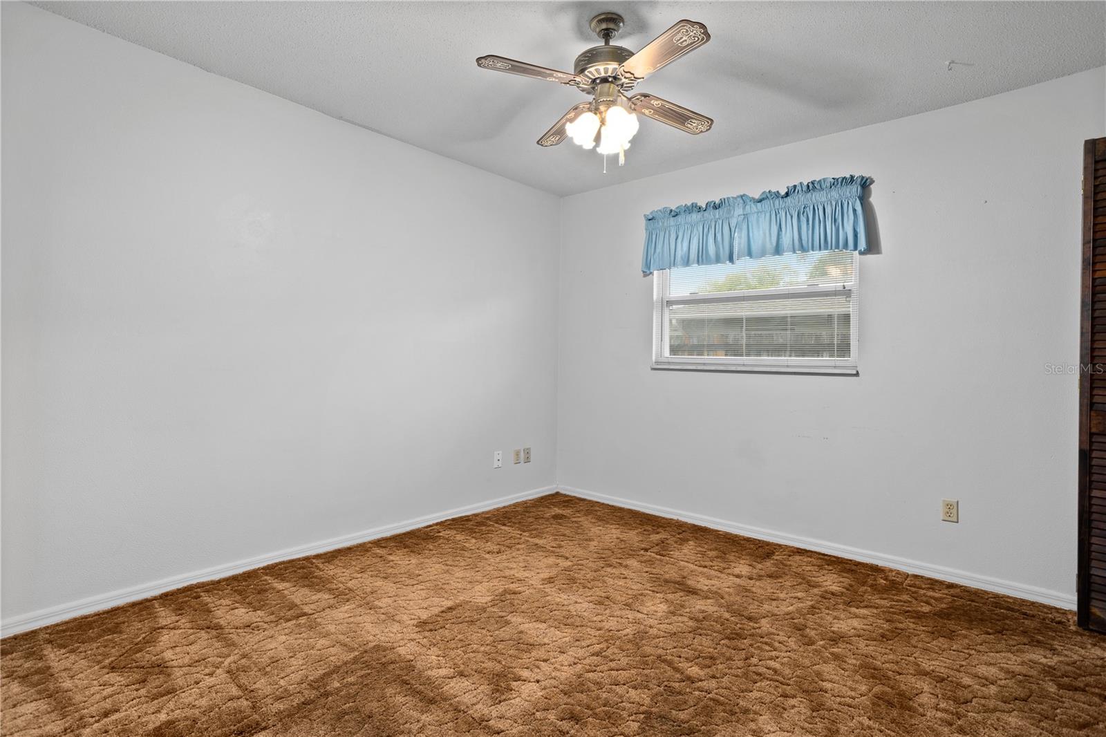 VILLAGE GREEN - Residential