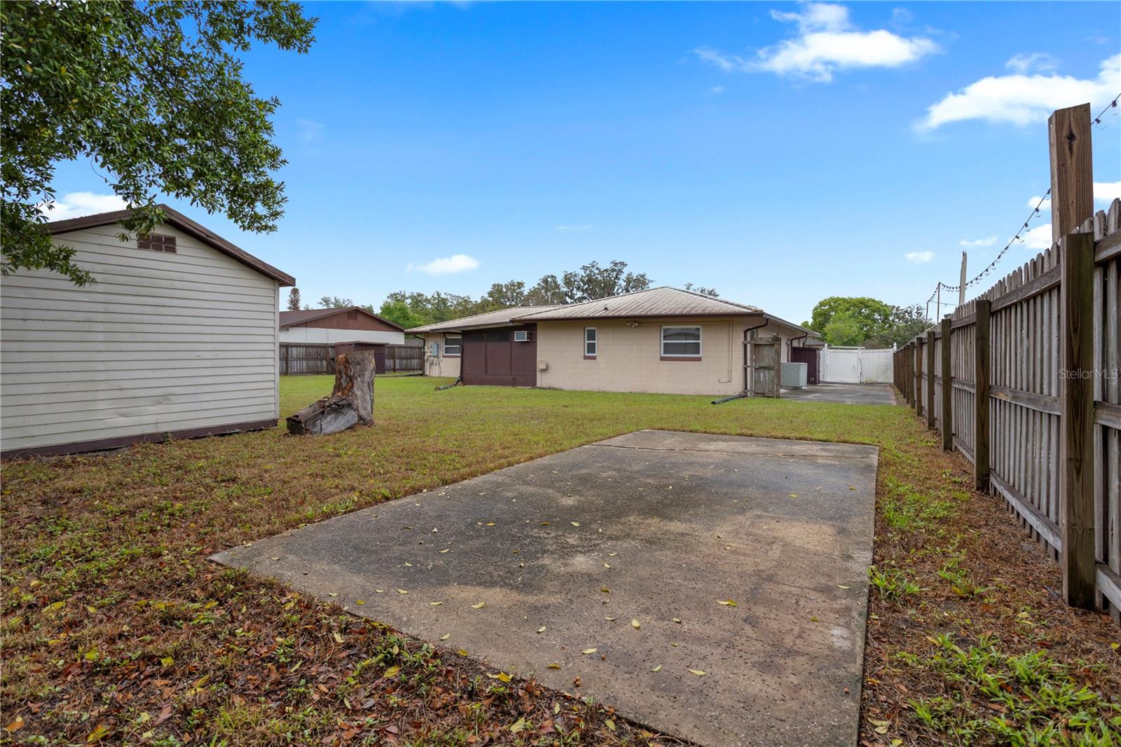 VILLAGE GREEN - Residential