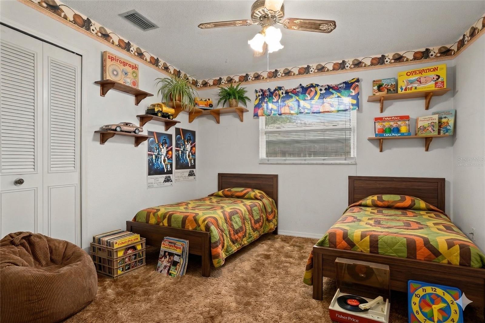 VILLAGE GREEN - Residential