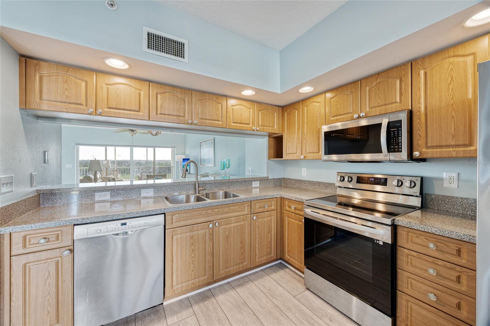 1200 COUNTRY CLUB DRIVE 6402