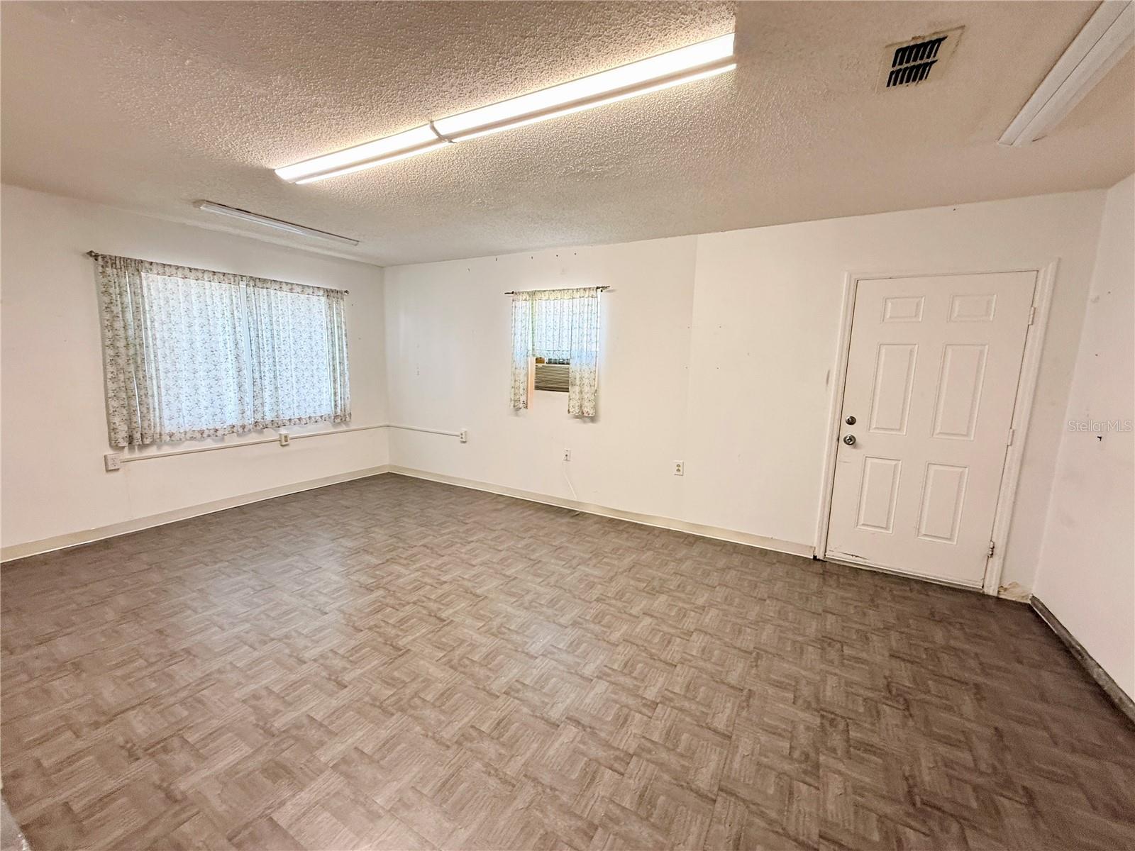 DELTONA LAKES UNIT 04 - Residential