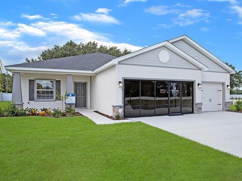 A home in WINTER HAVEN