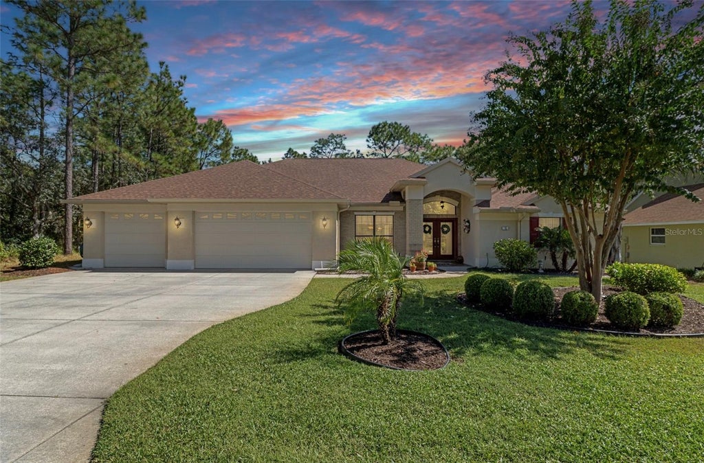 Photo of 15 Cupania Court, Homosassa, FL 34446 (MLS # W7889982)