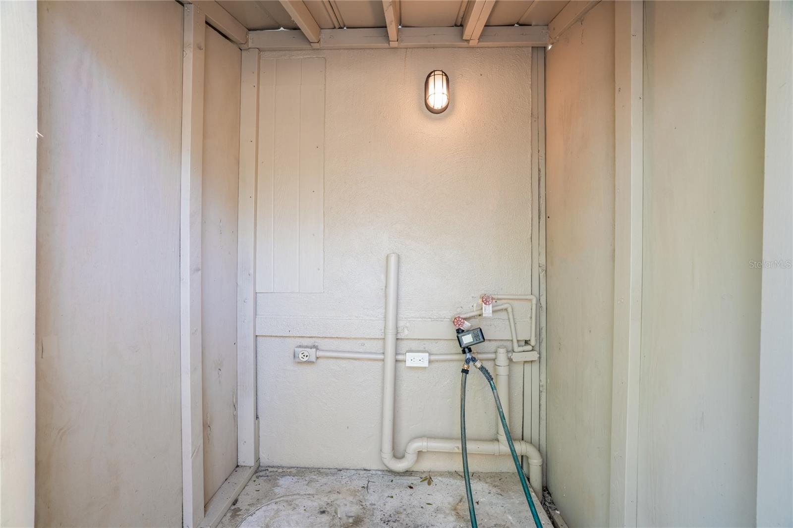 GREEN ACRES - Residential Lease