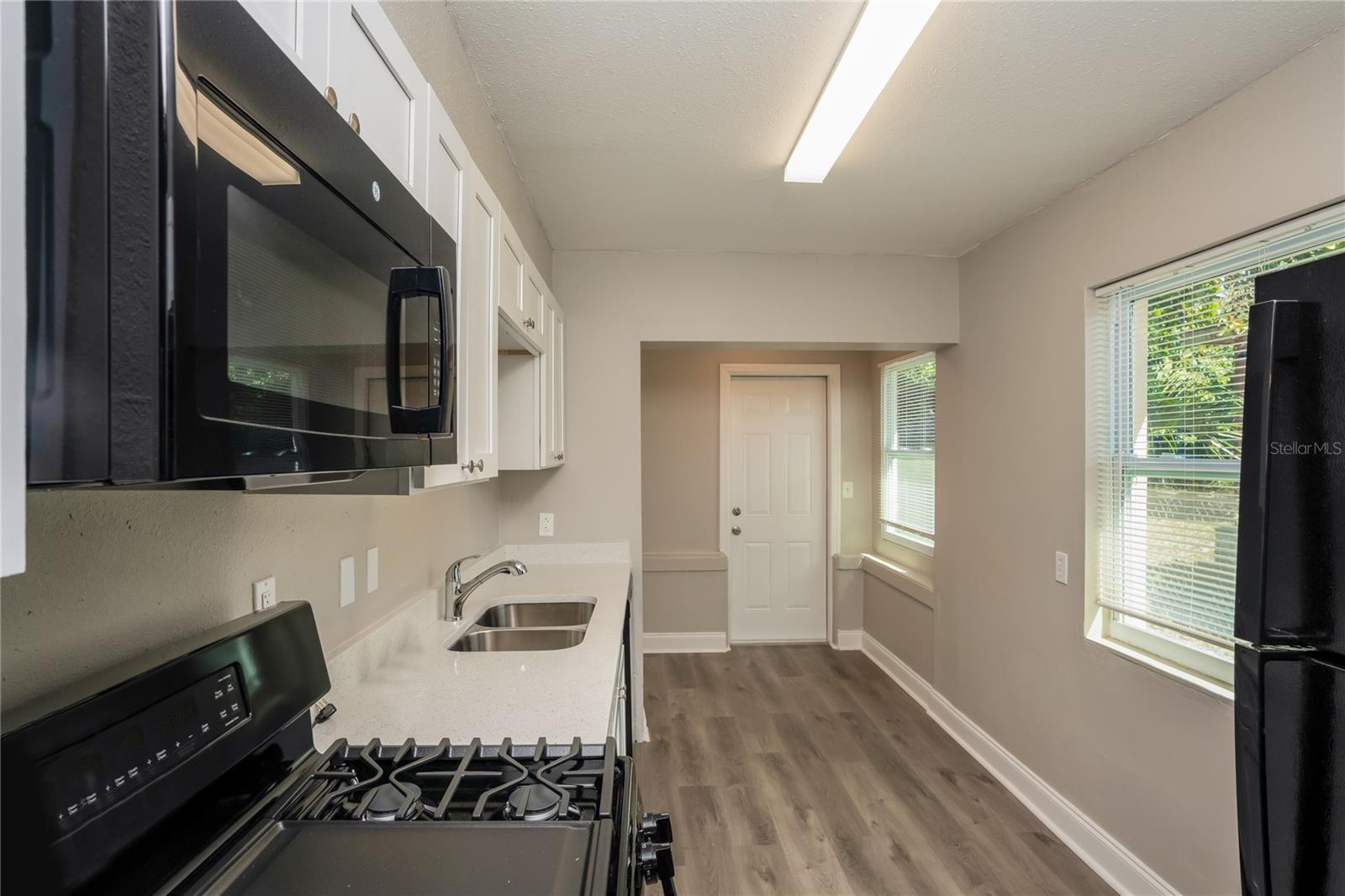 GREEN ACRES - Residential Lease