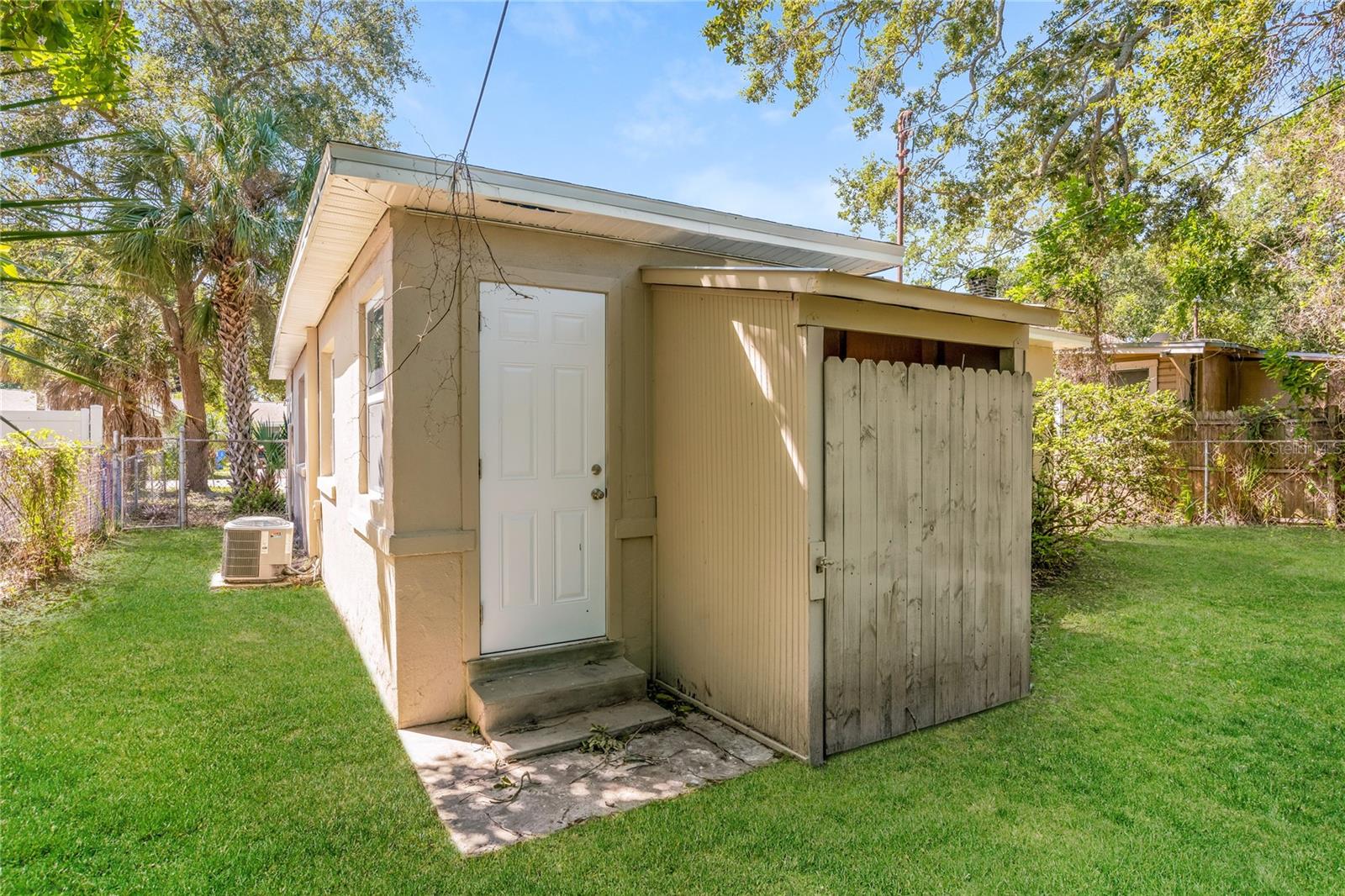 GREEN ACRES - Residential Lease