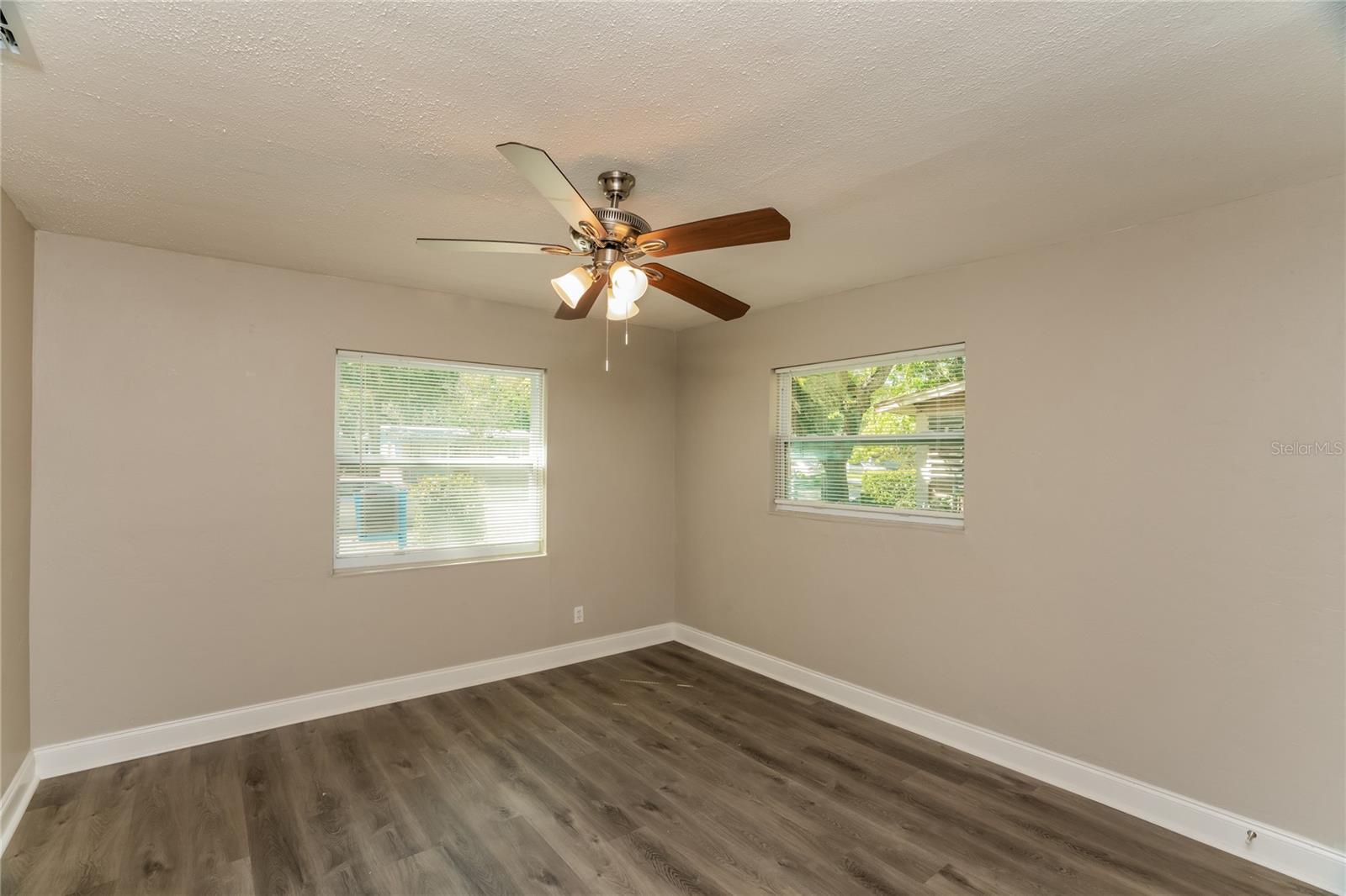 GREEN ACRES - Residential Lease