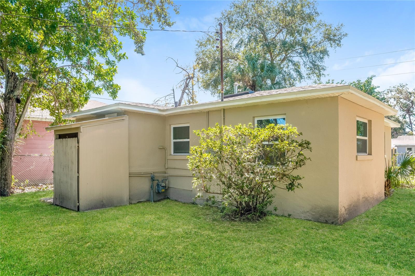 GREEN ACRES - Residential Lease