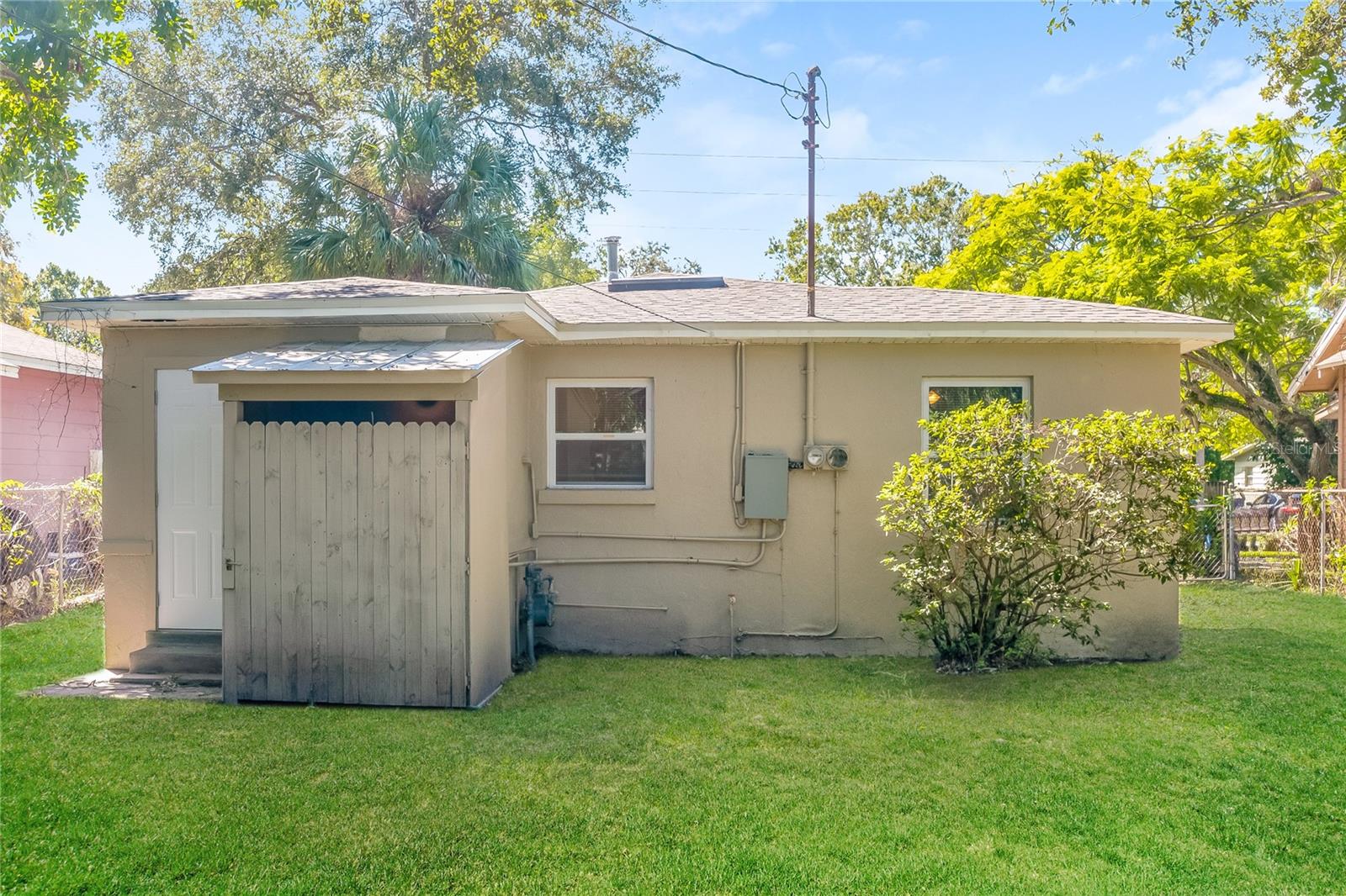 GREEN ACRES - Residential Lease