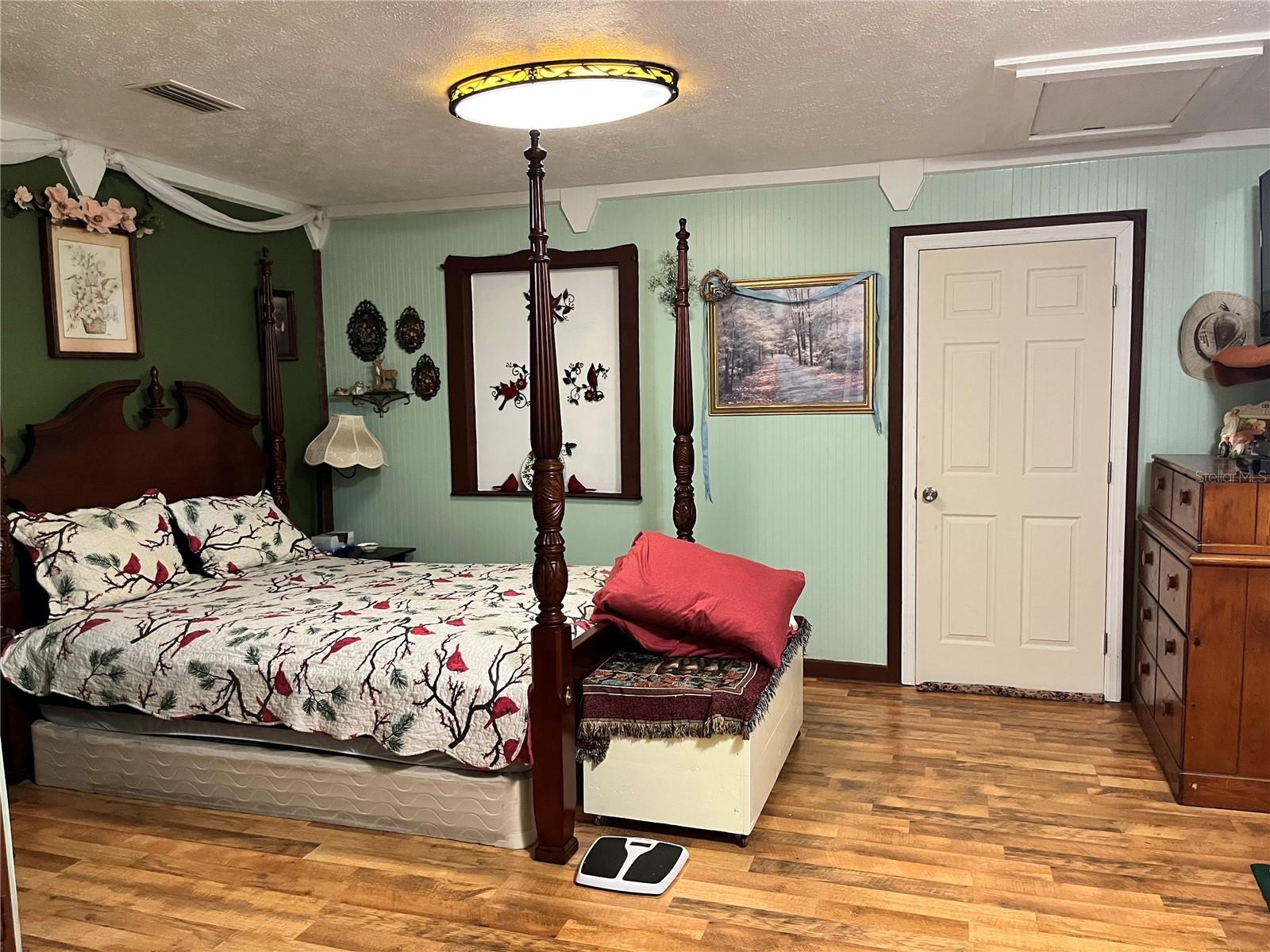 METES AND BOUNDS - Residential