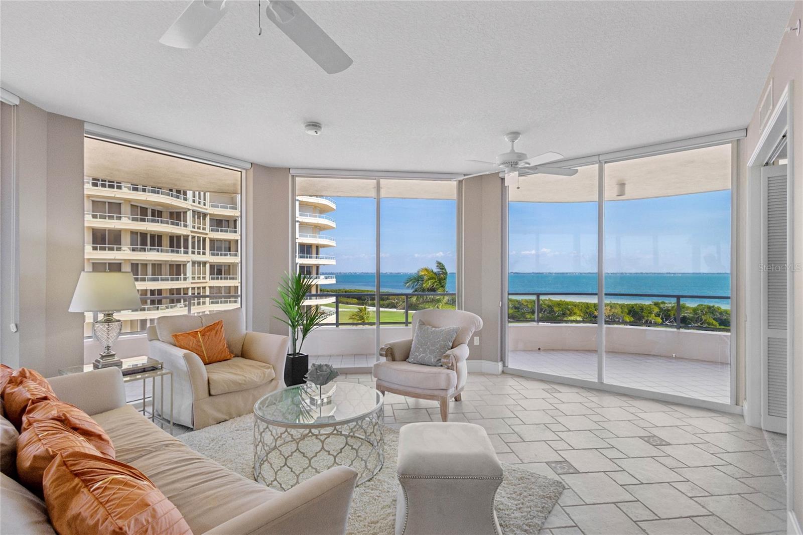 GRAND BAY 4 - Residential