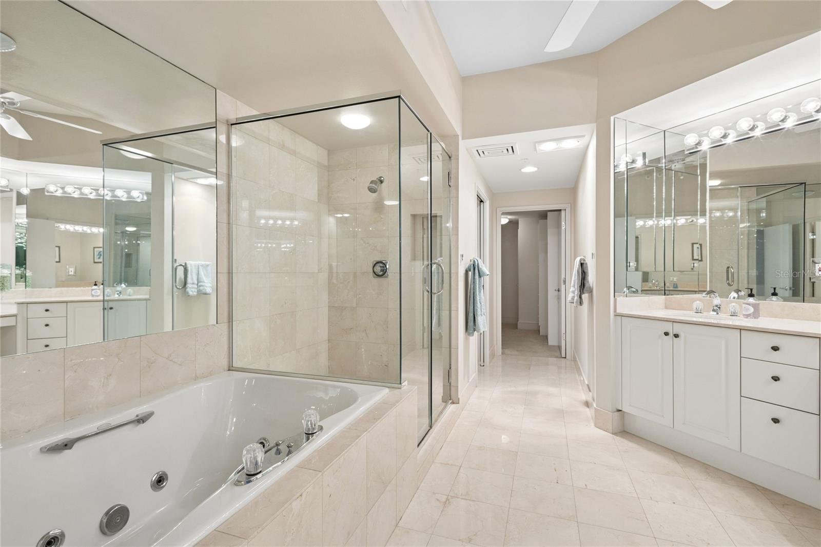 GRAND BAY 4 - Residential