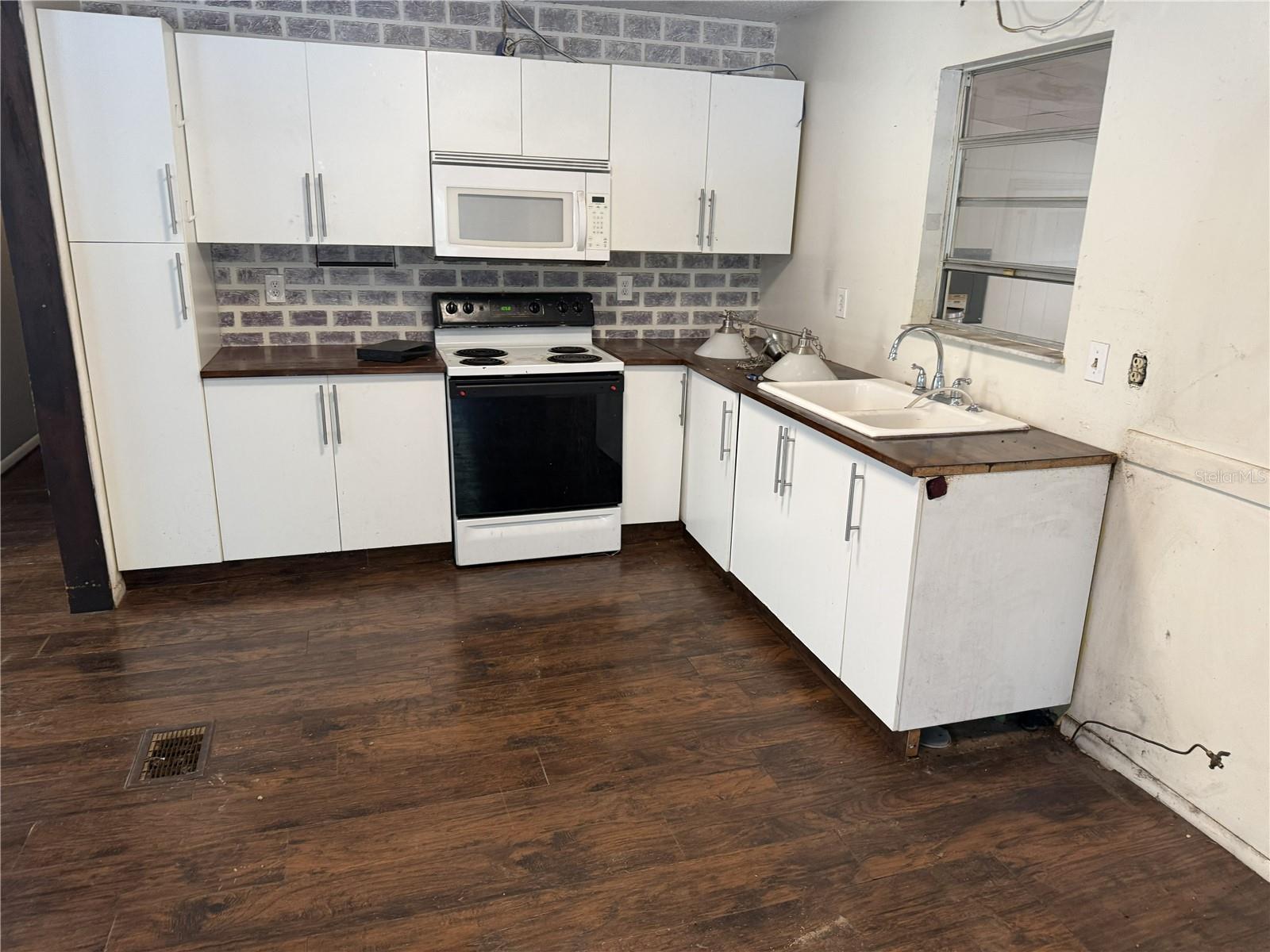 BELLEVIEW RANCHETTES ADD 01 - Residential