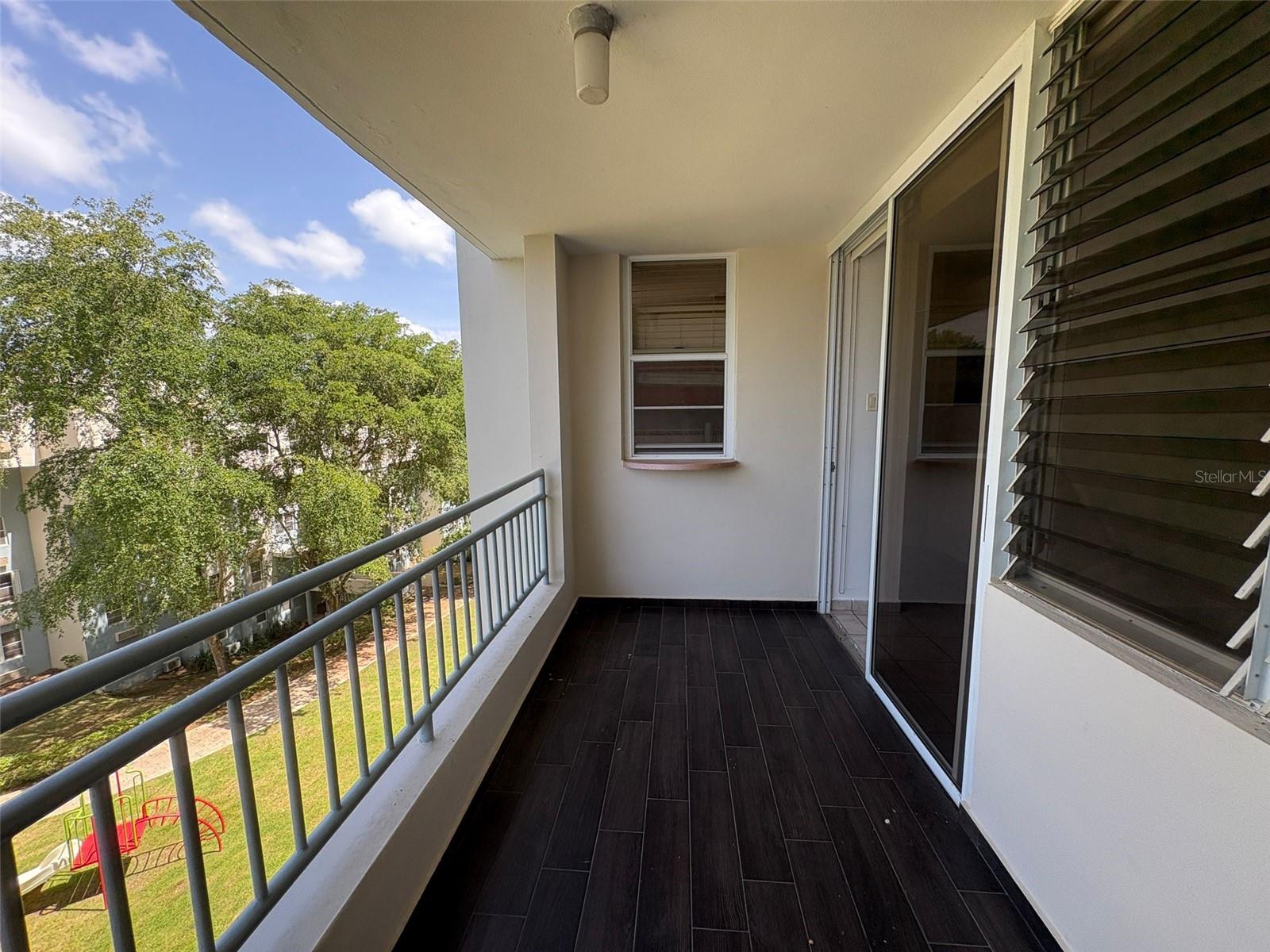 ALTURAS DEL PARQUE - Residential Lease