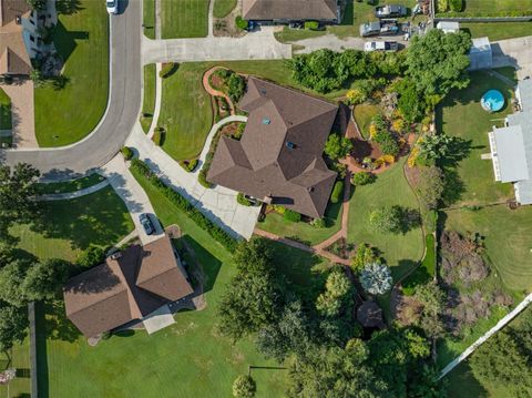 A home in VALRICO