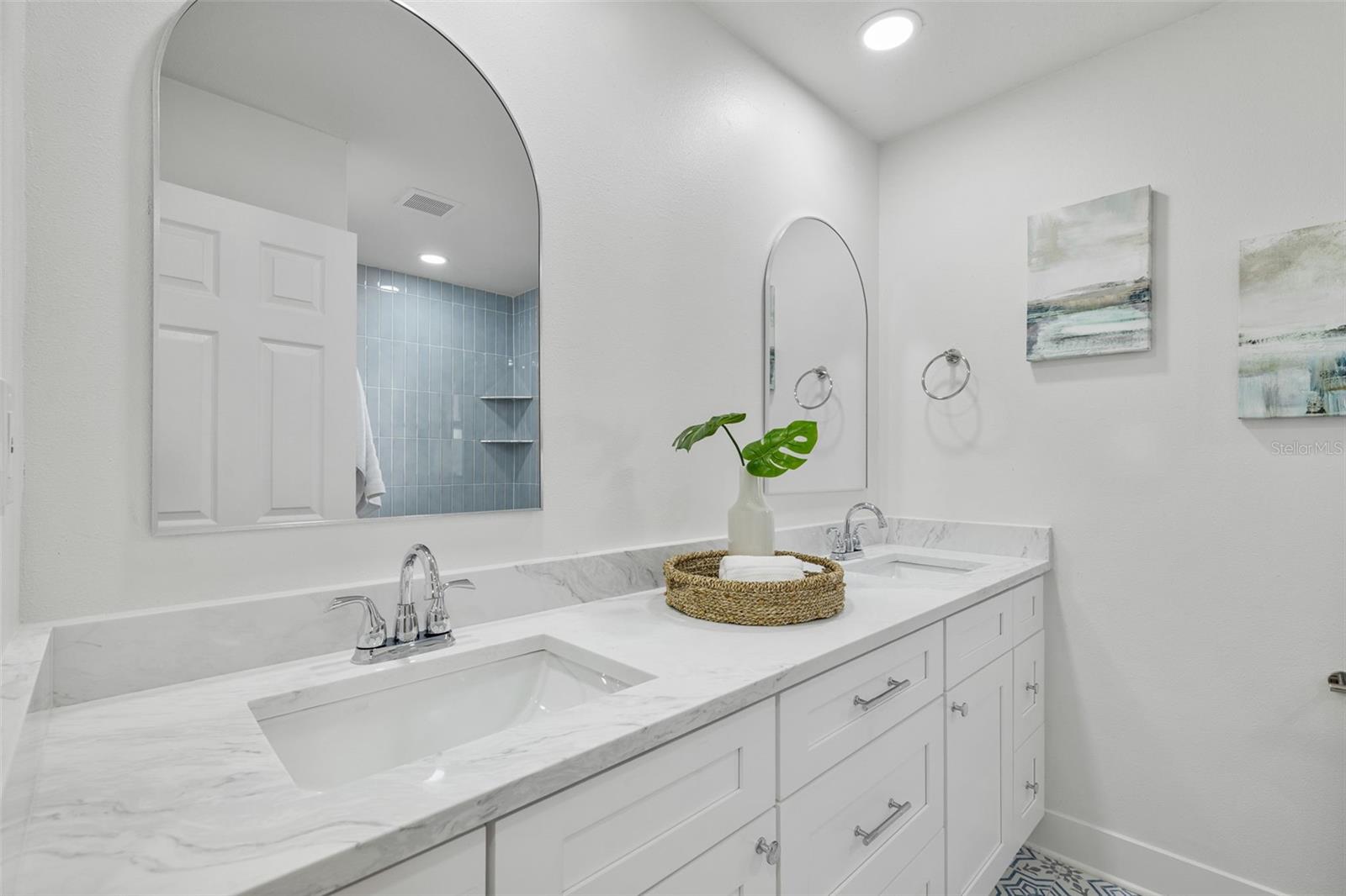 KEENE LAKE MANOR - Residential