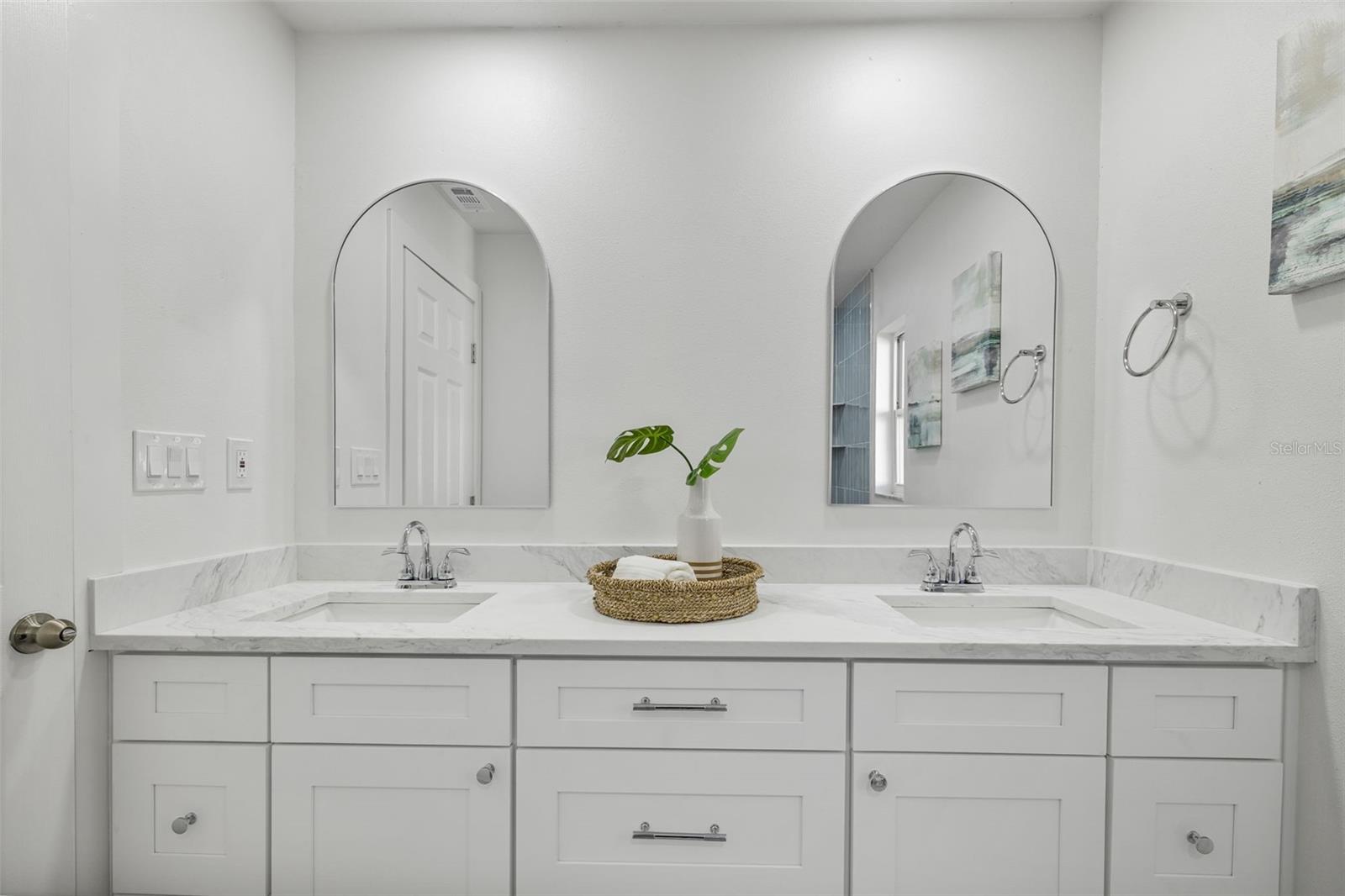 KEENE LAKE MANOR - Residential