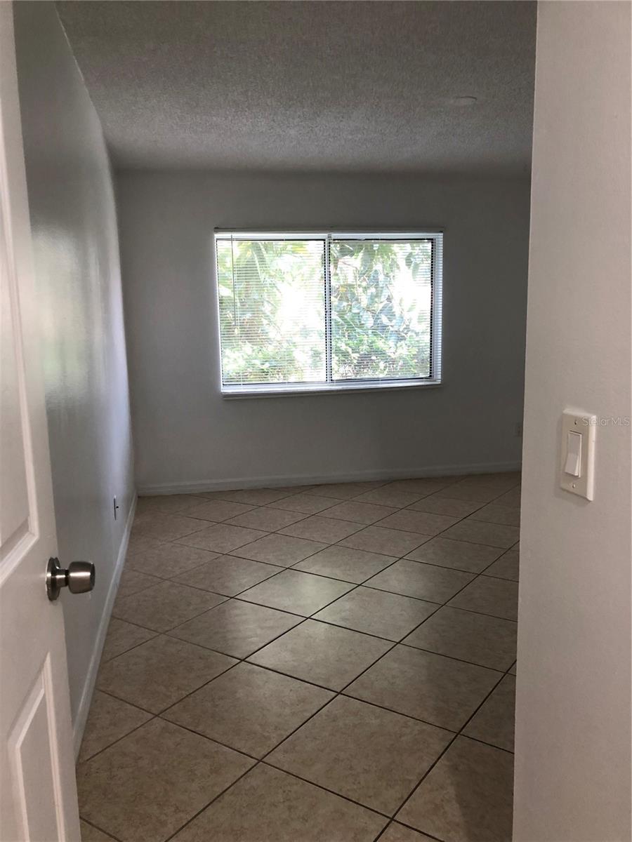 OXFORD SQUARE CONDO - Residential Lease