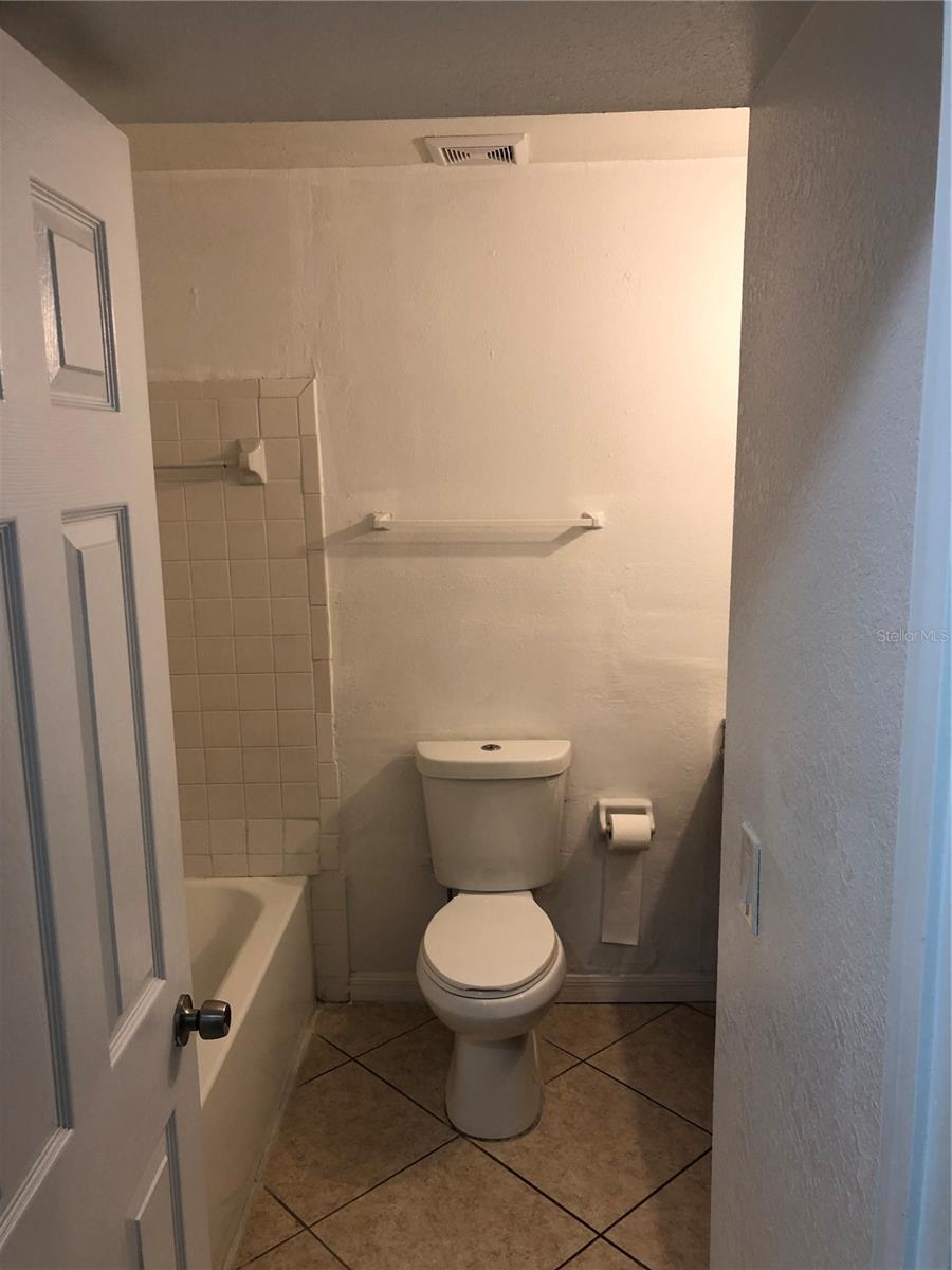 OXFORD SQUARE CONDO - Residential Lease