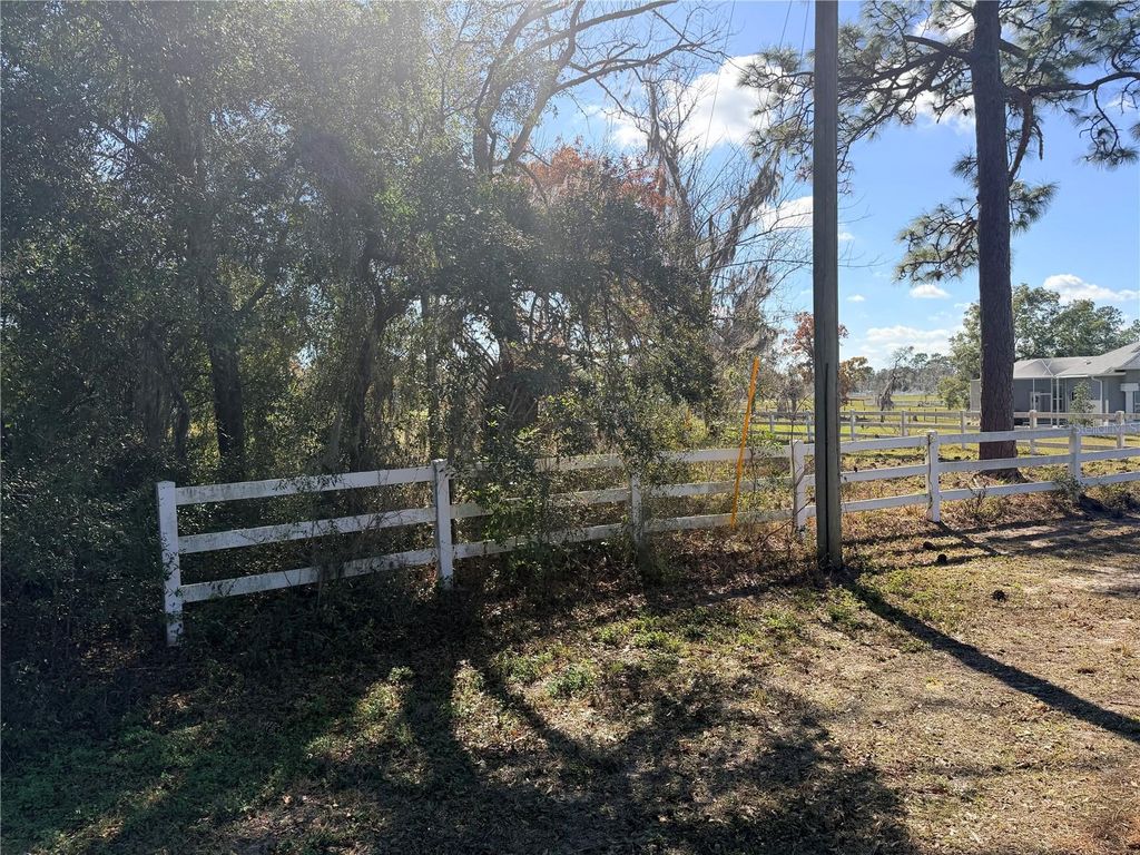 Photo of Oakcrest Circle, Brooksville, FL 34604 (MLS # W7881715)