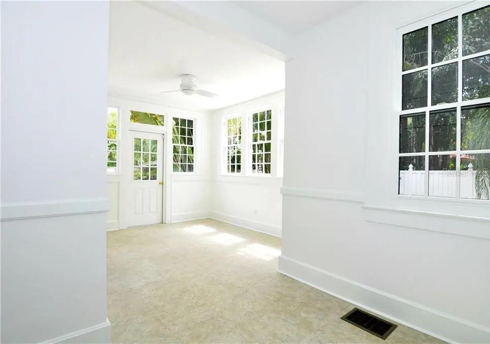 HARBOR OAKS - Residential