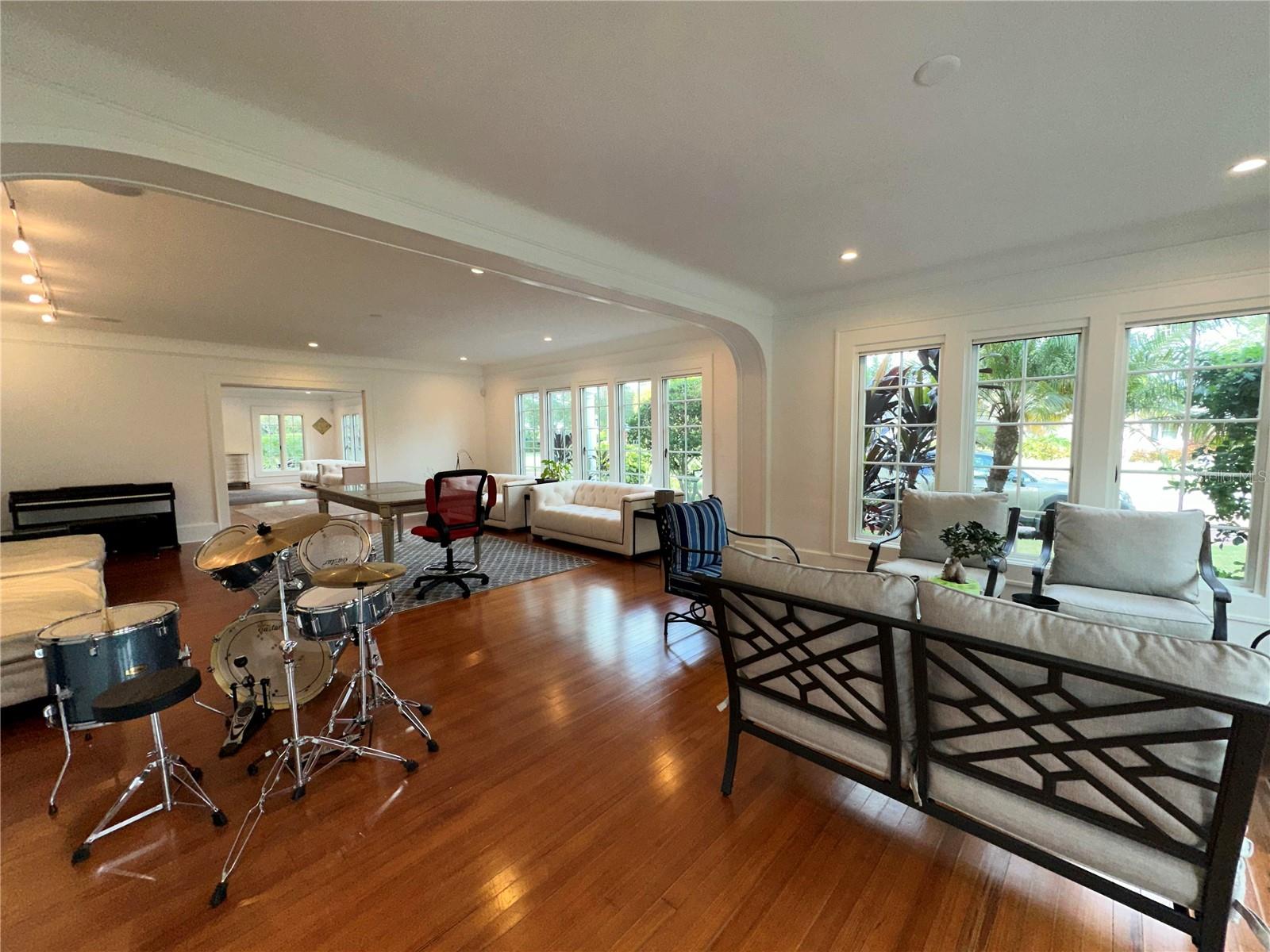 HARBOR OAKS - Residential