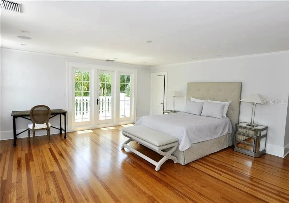 HARBOR OAKS - Residential