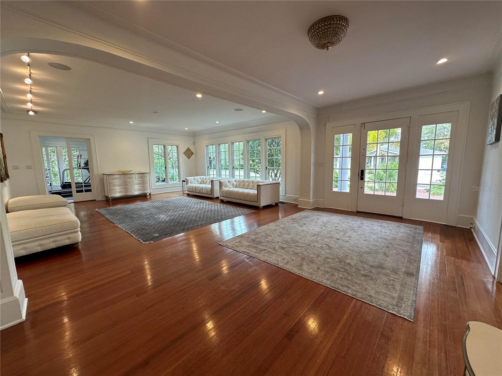 HARBOR OAKS - Residential