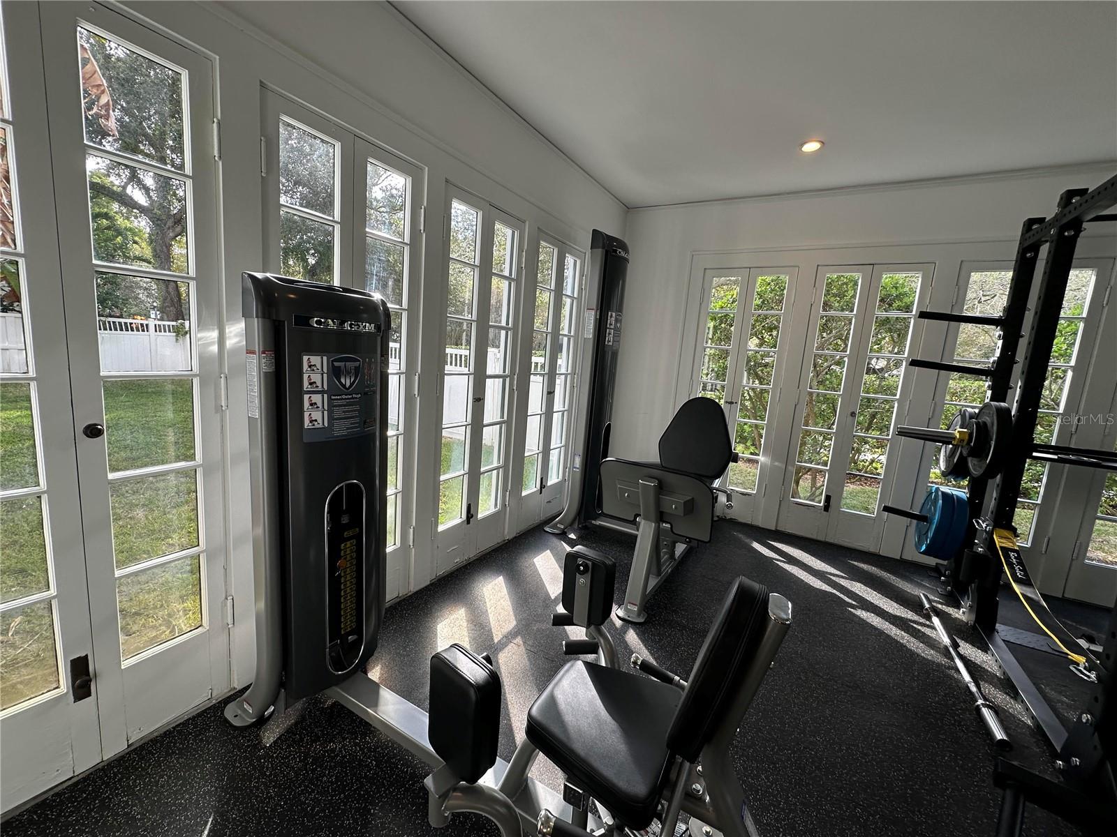 HARBOR OAKS - Residential