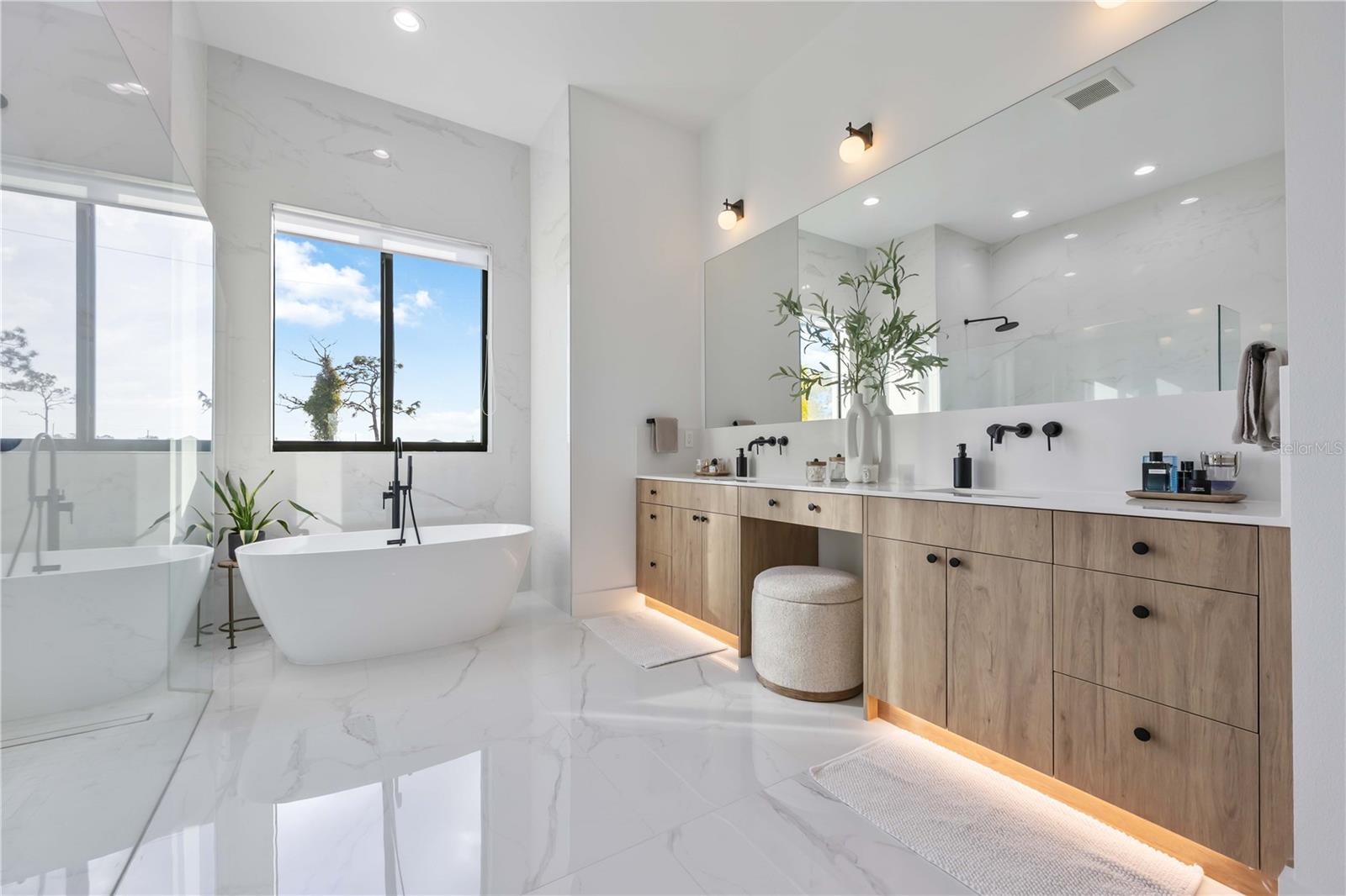 ROTONDA SANDS - Residential