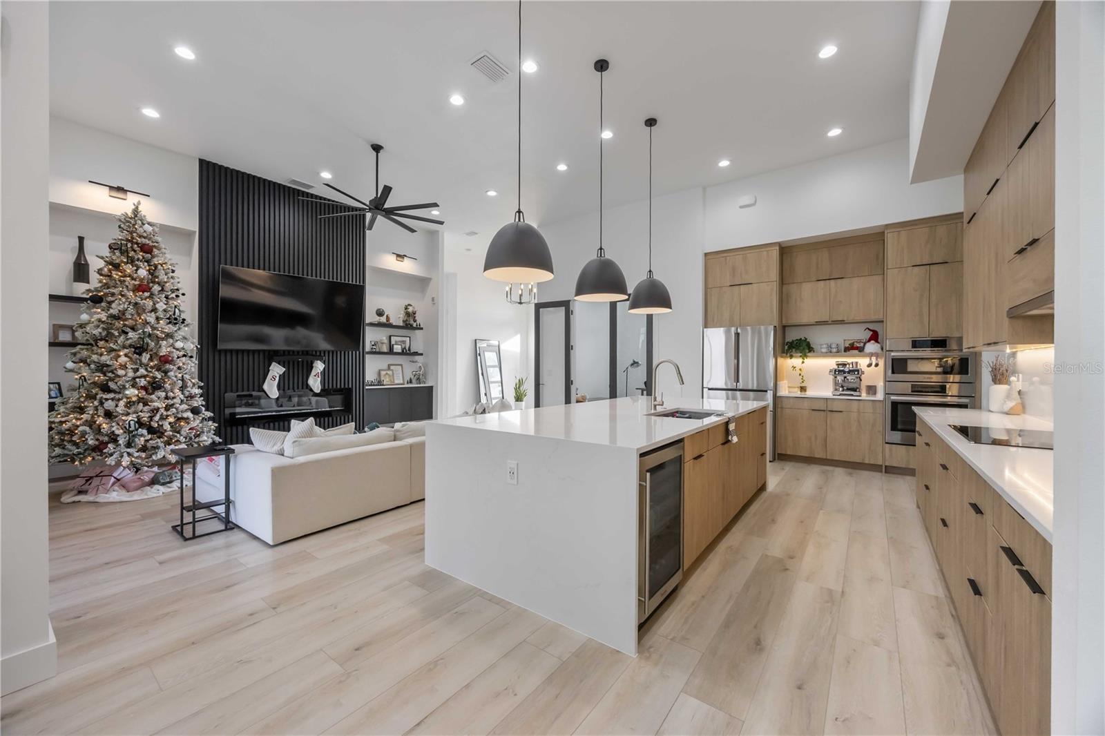 ROTONDA SANDS - Residential