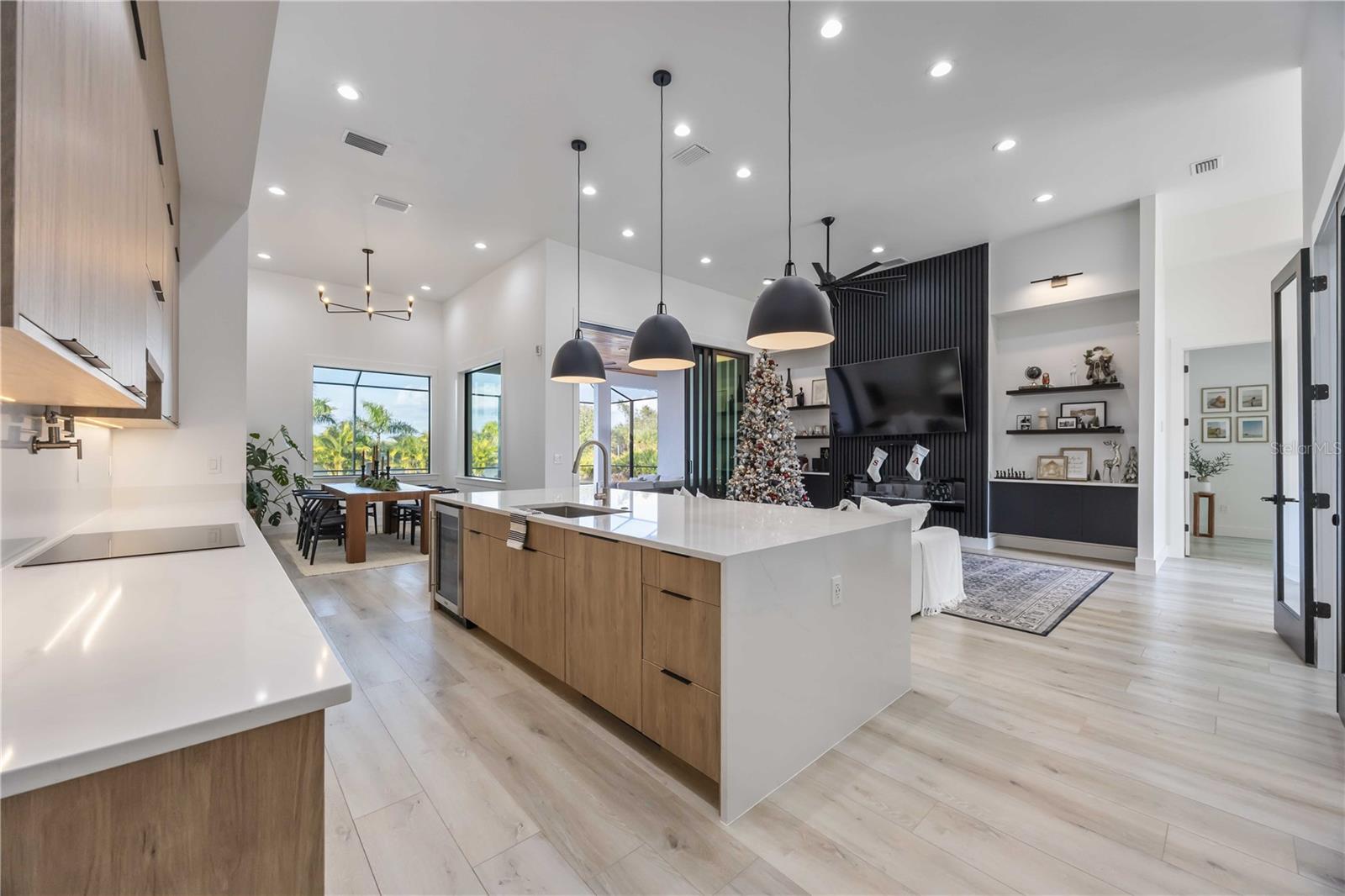 ROTONDA SANDS - Residential