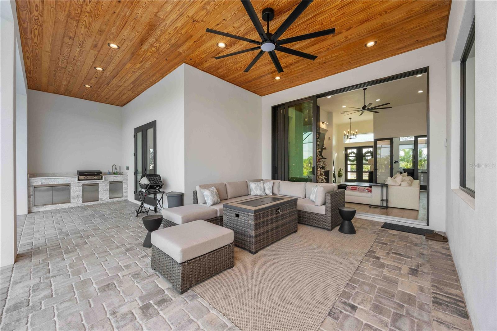 ROTONDA SANDS - Residential