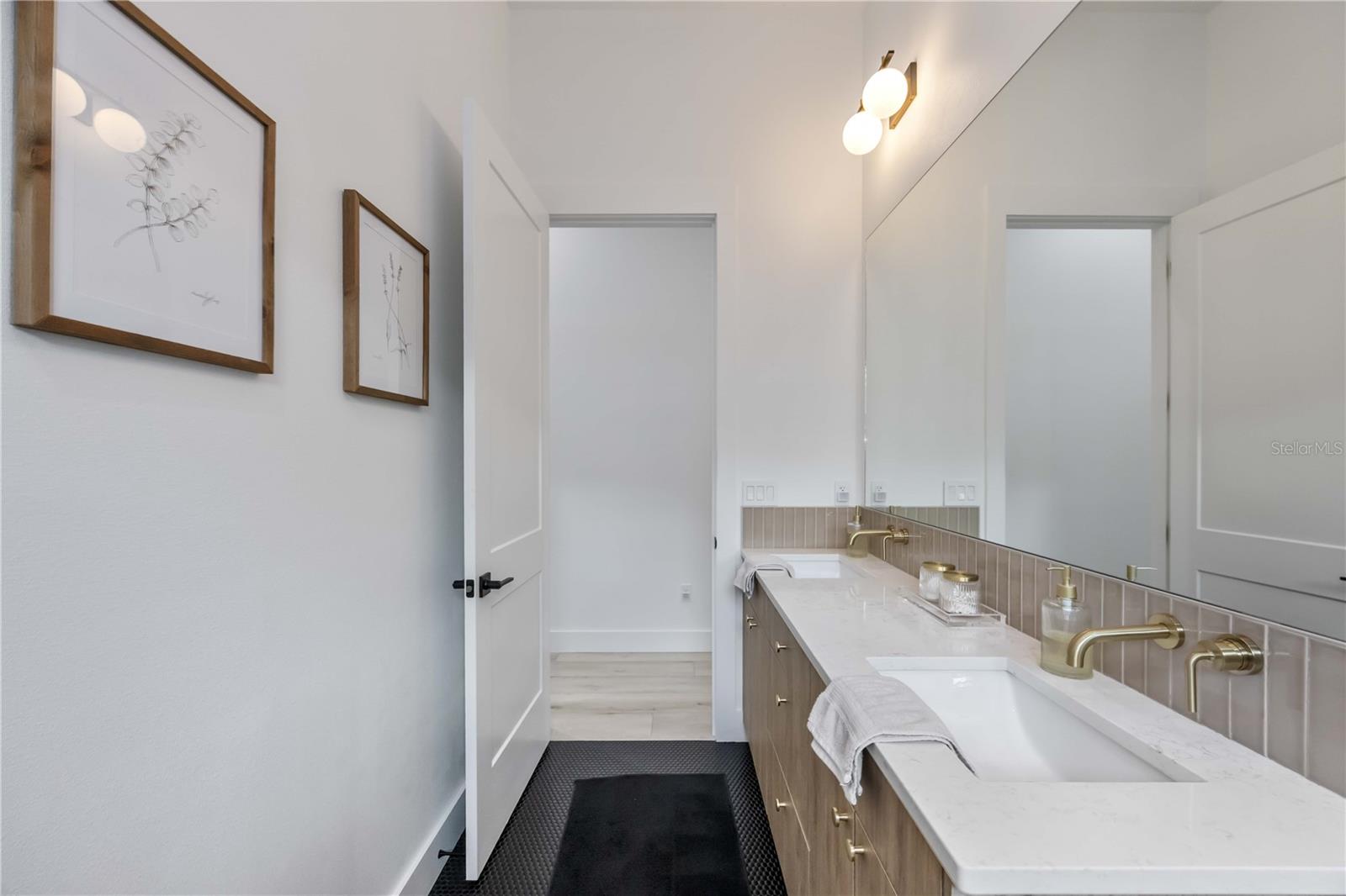 ROTONDA SANDS - Residential