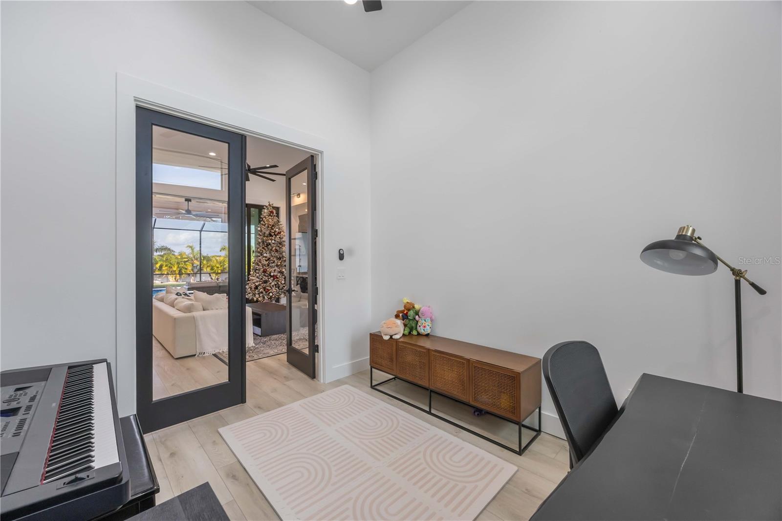 ROTONDA SANDS - Residential