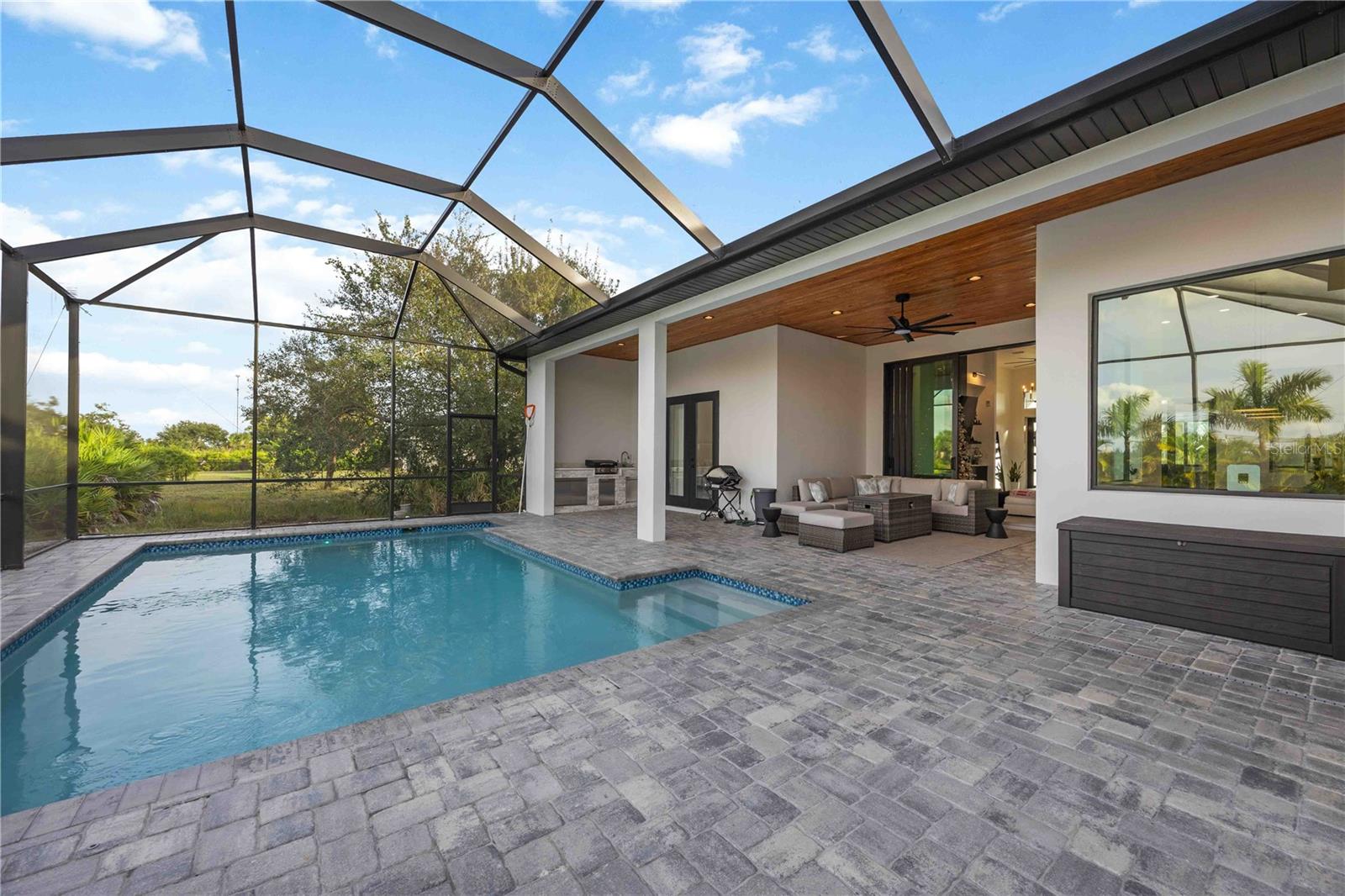 ROTONDA SANDS - Residential