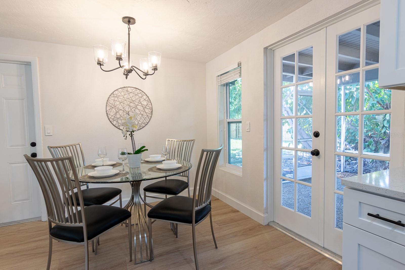 TUXEDO PARK - Residential