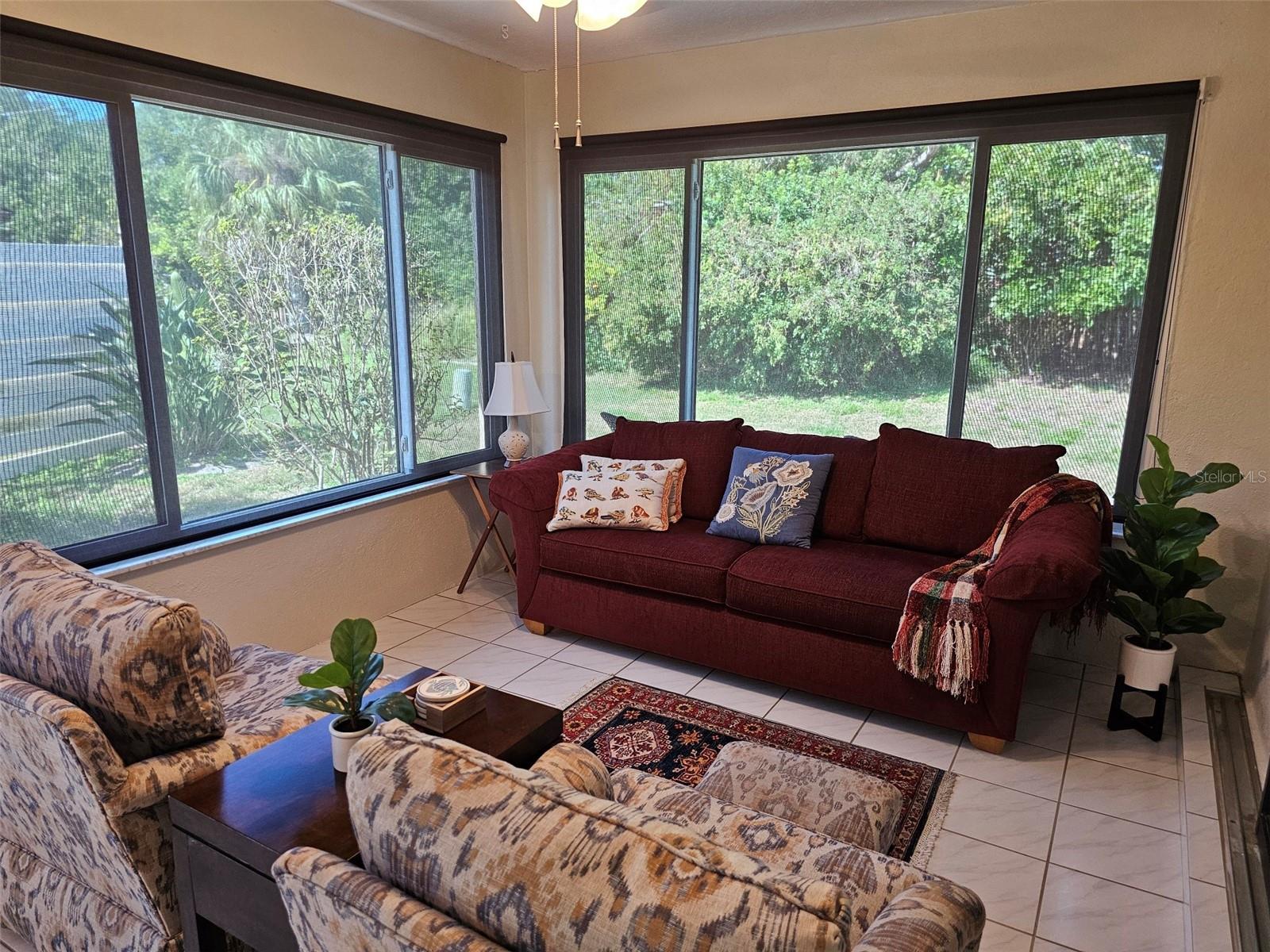 FIVE LAKES 1 & 1C - Residential Lease