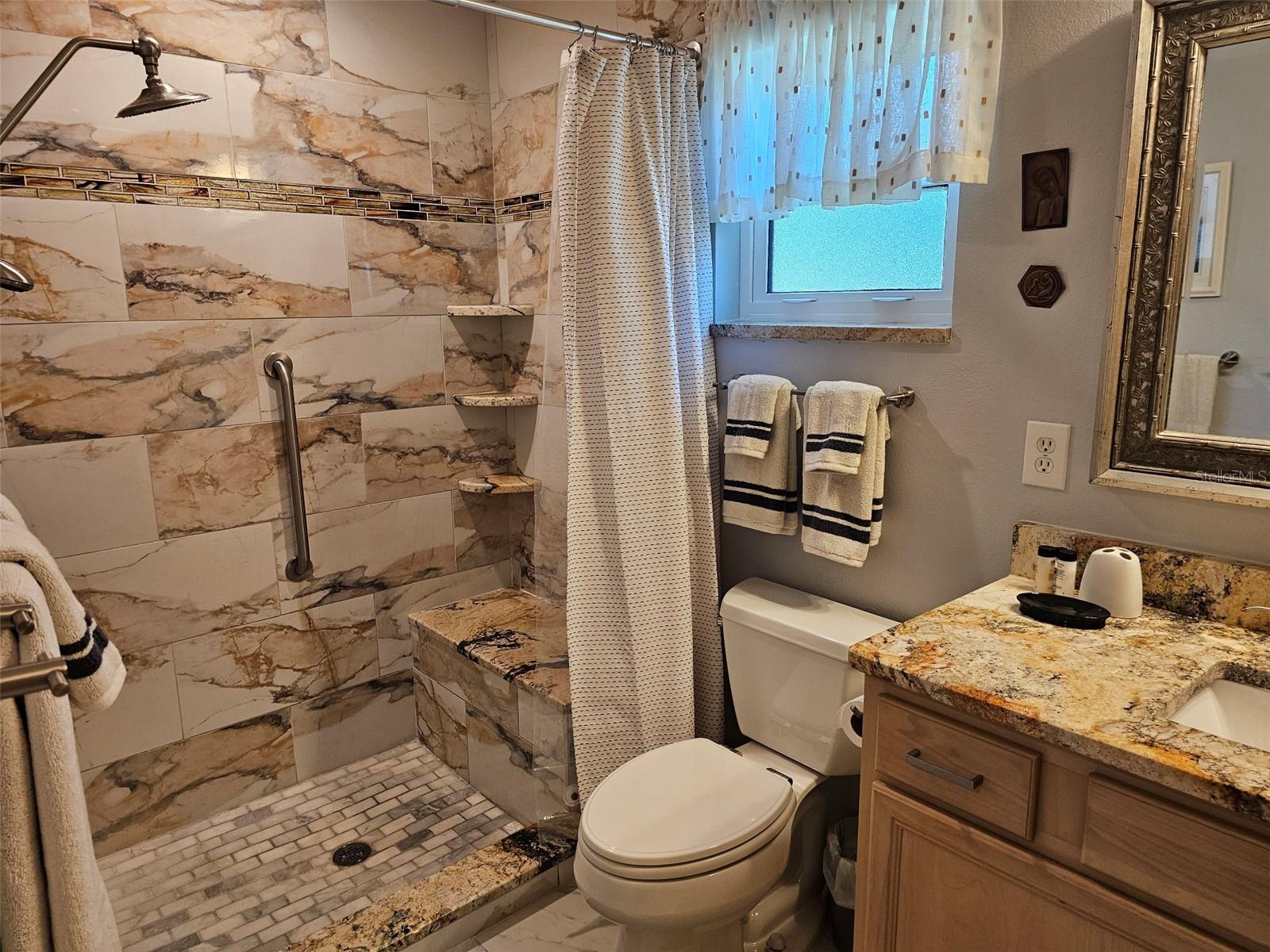 FIVE LAKES 1 & 1C - Residential Lease