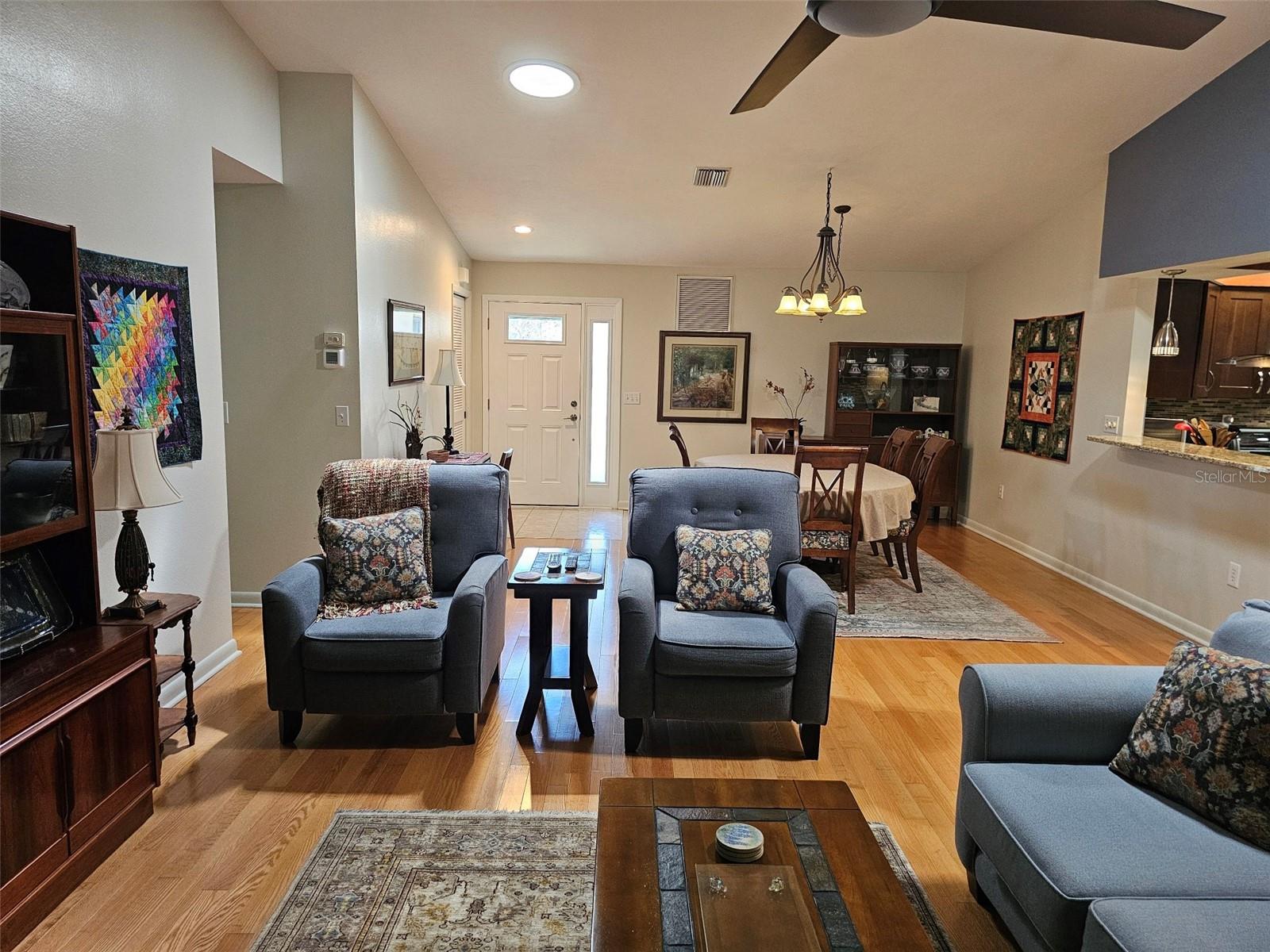 FIVE LAKES 1 & 1C - Residential Lease